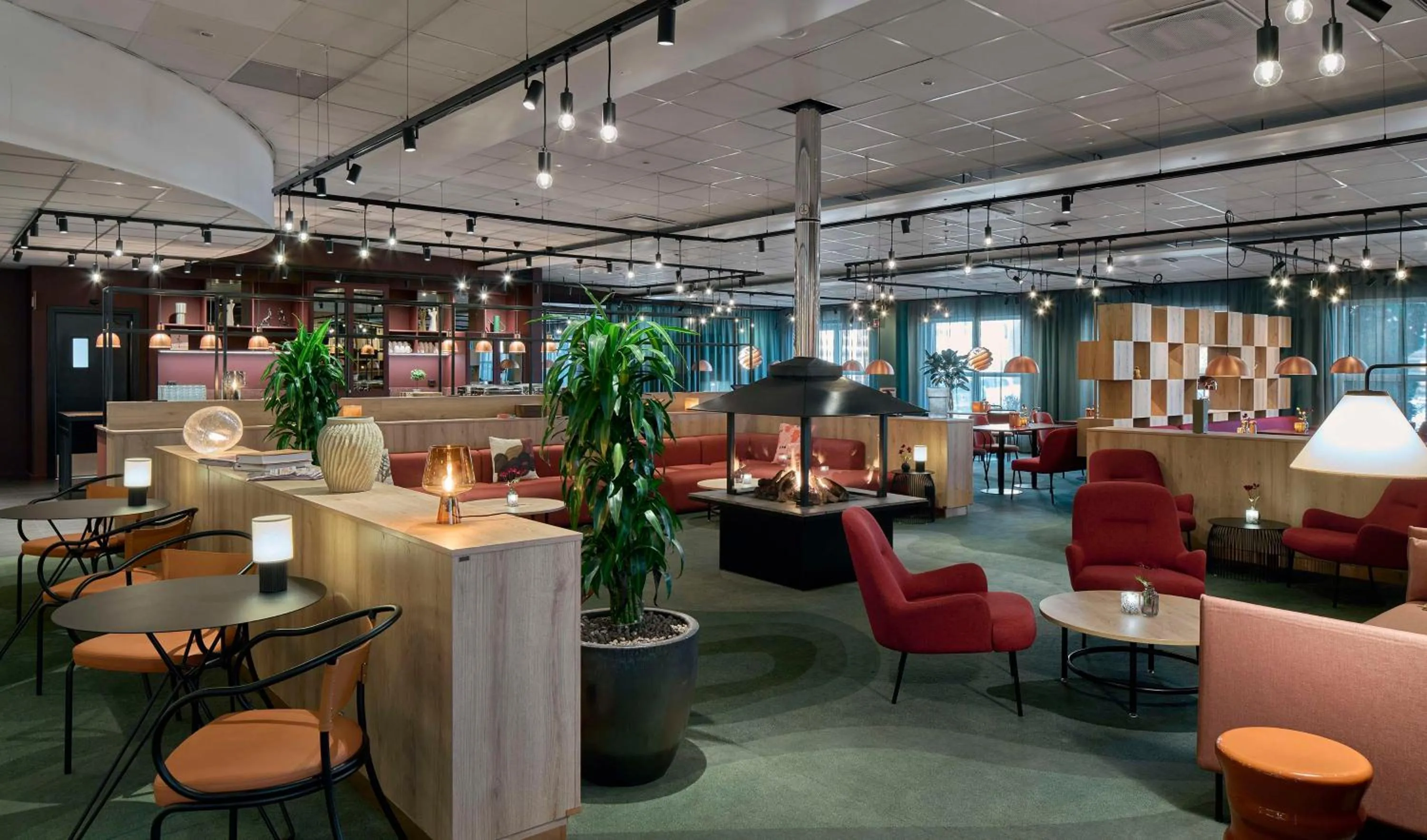 Restaurant/places to eat in Scandic Lugnet