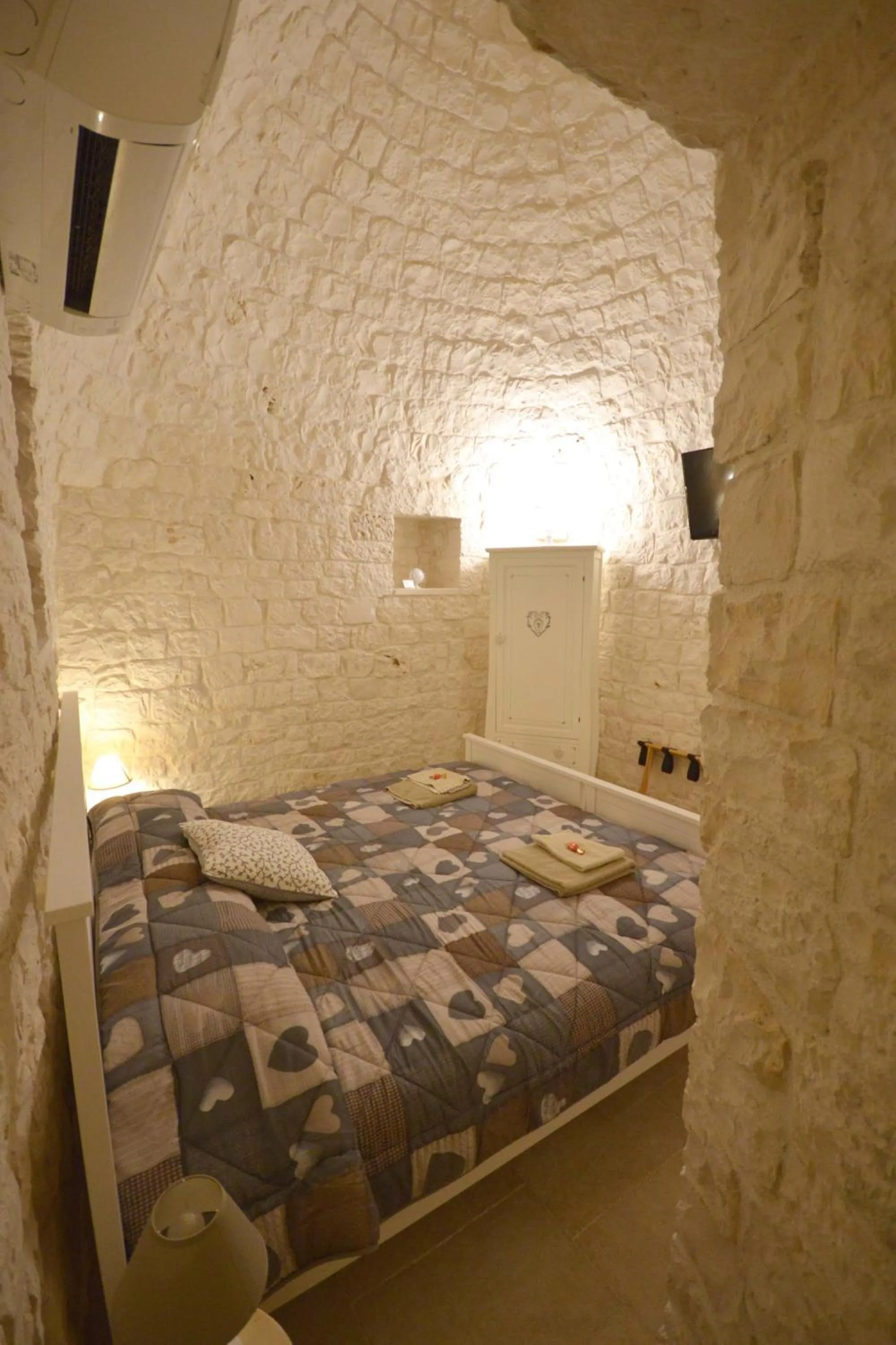 Bed in Trulli Petra Chiara