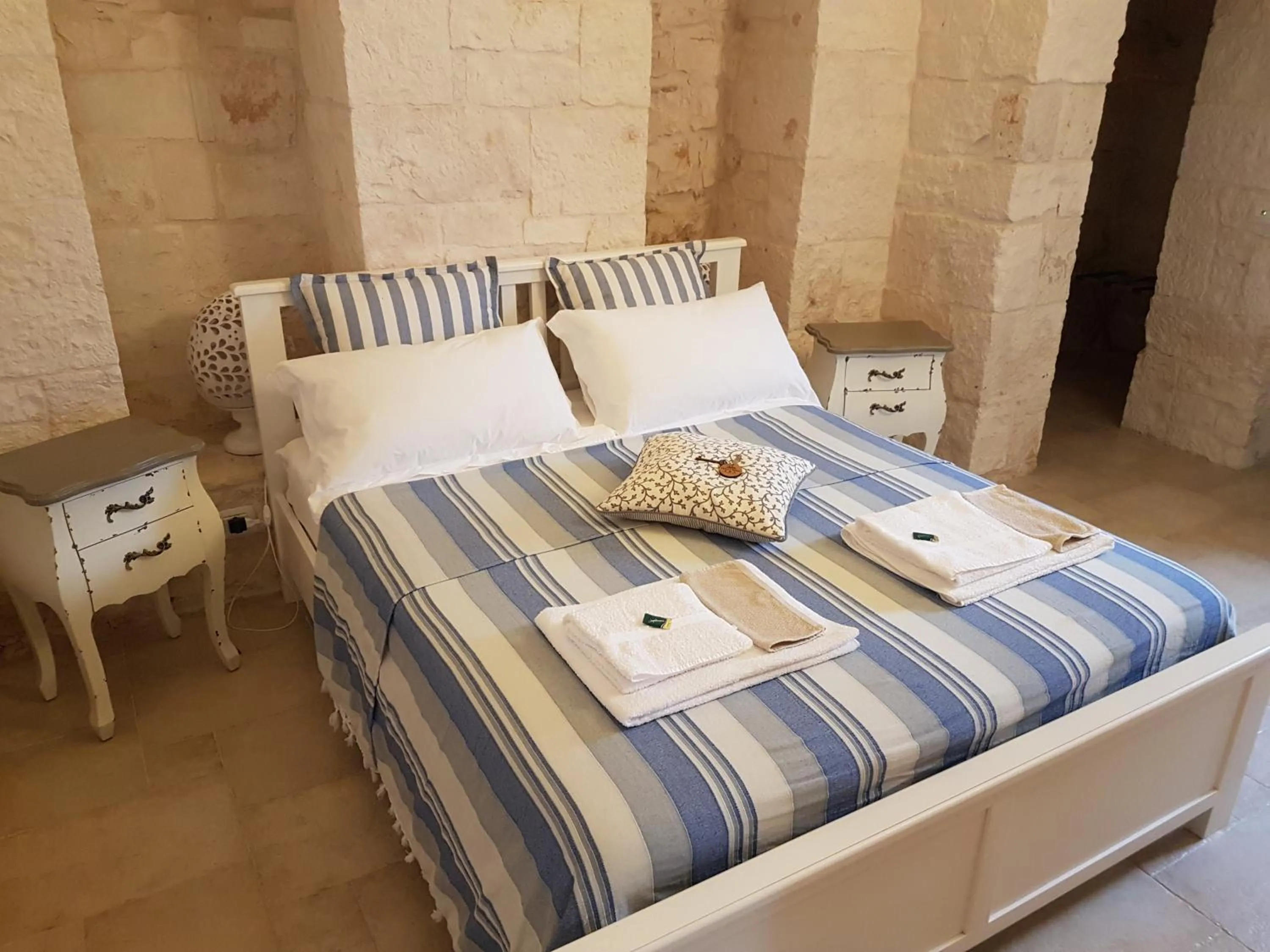 Bed in Trulli Petra Chiara