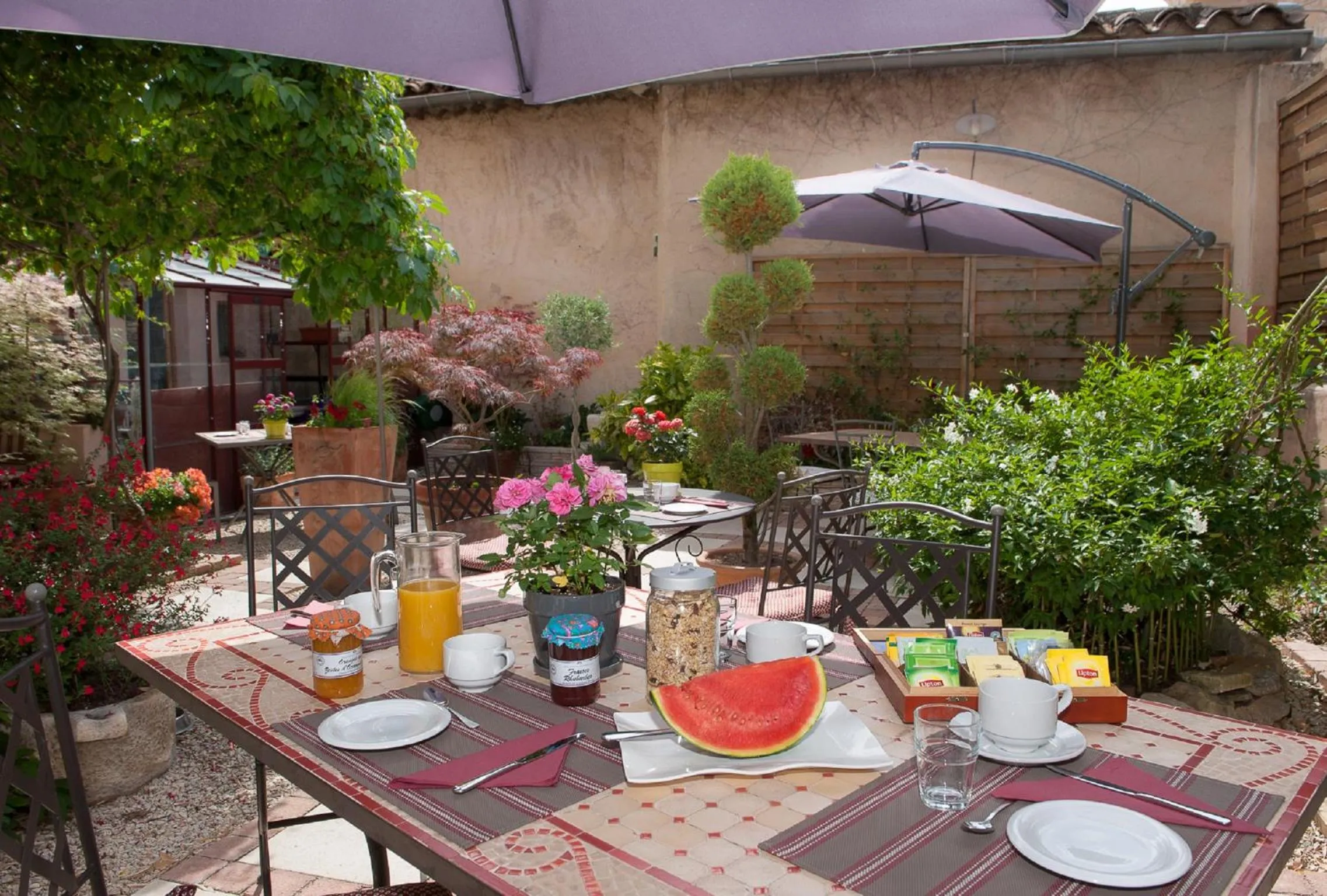 Patio in Hotel Sainte Anne - Apt