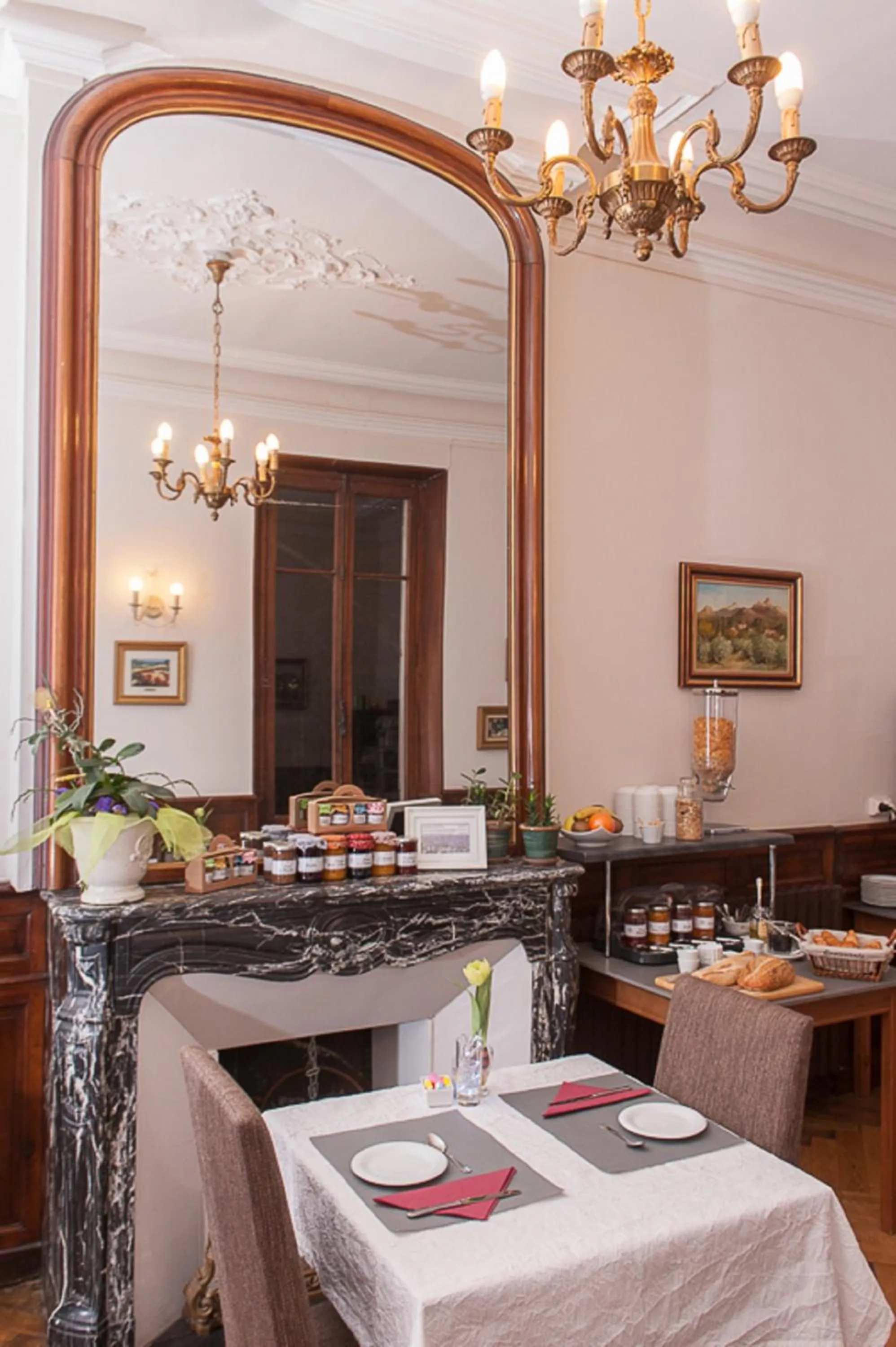 Restaurant/places to eat in Hotel Sainte Anne - Apt