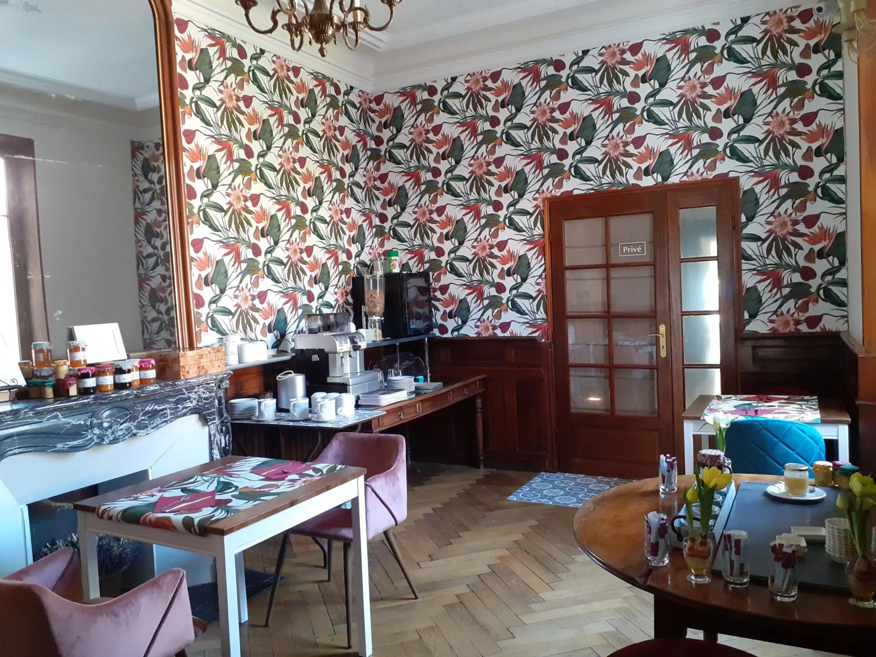 Breakfast in Hotel Sainte Anne - Apt