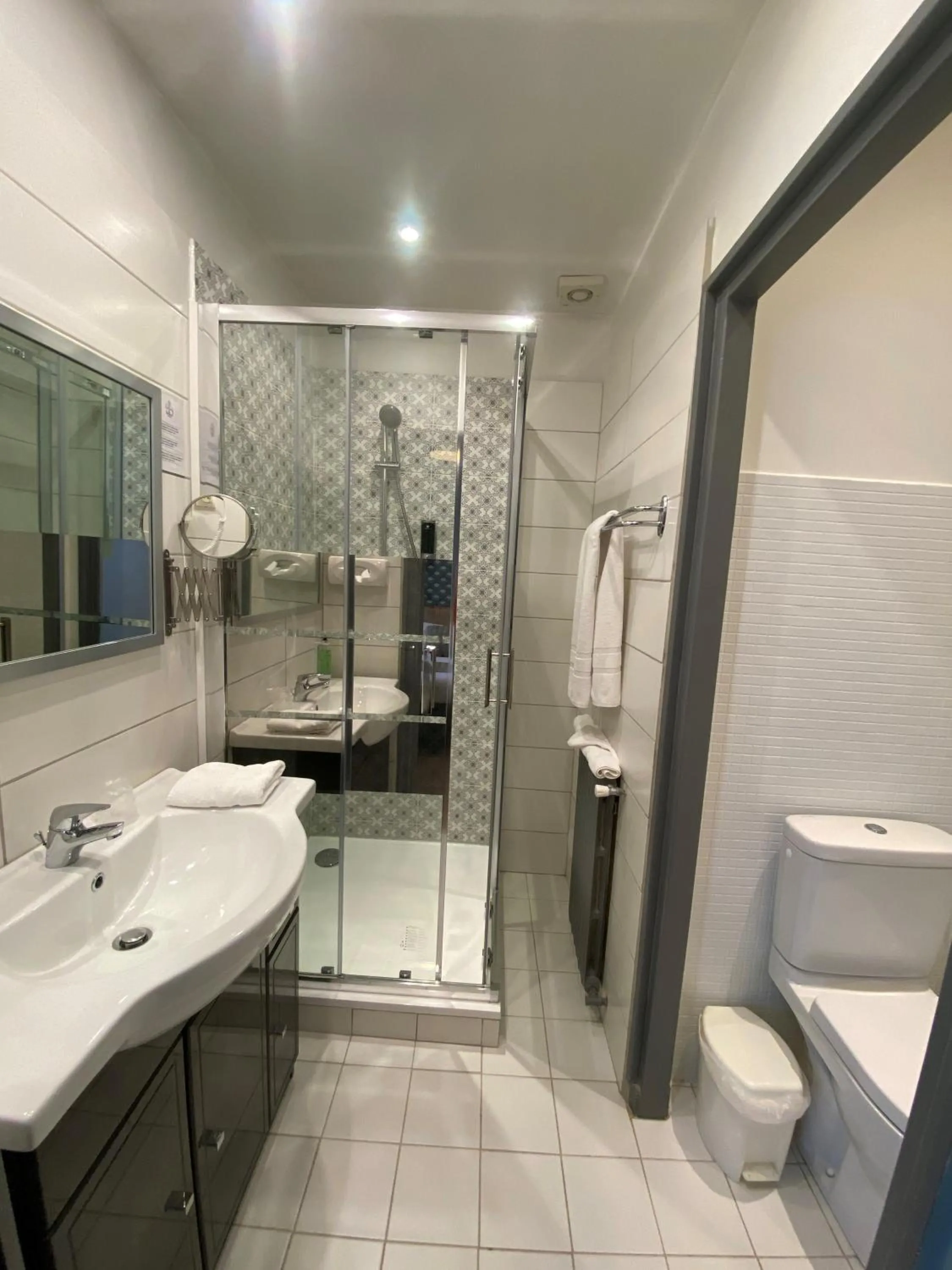 Bathroom in Hotel Sainte Anne - Apt