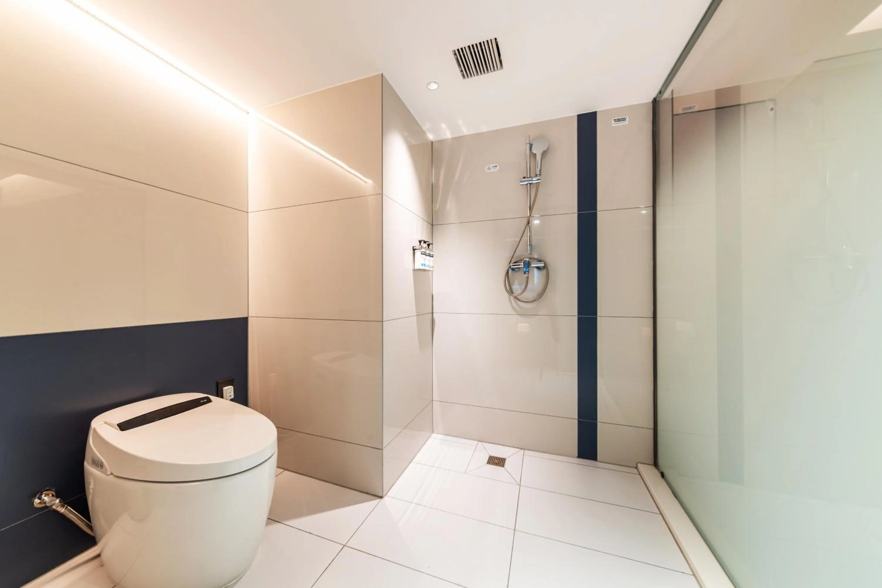 Photo of the whole room in Holiday Inn Express Chengde Downtown by IHG