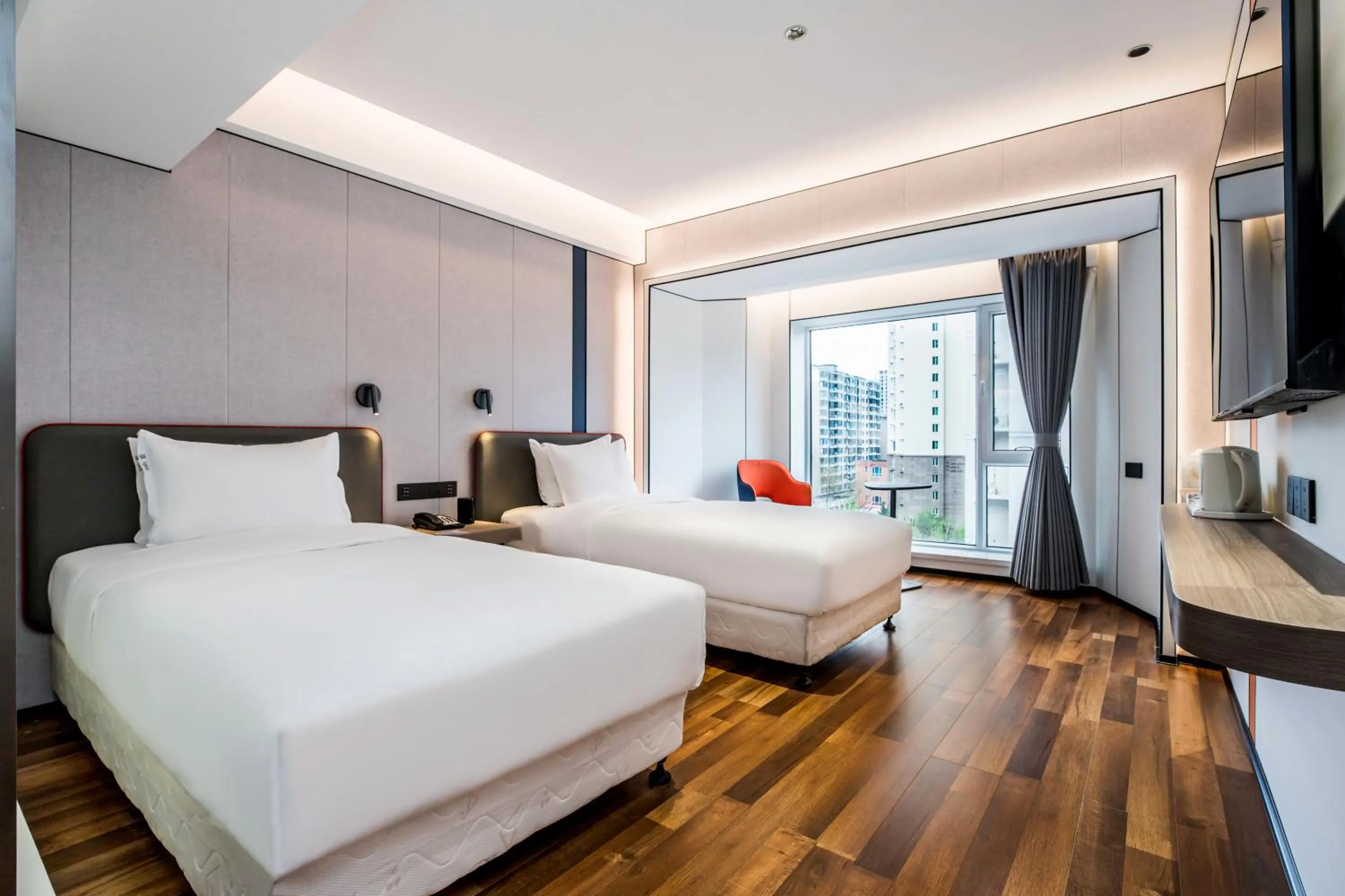 Bed in Holiday Inn Express Chengde Downtown by IHG