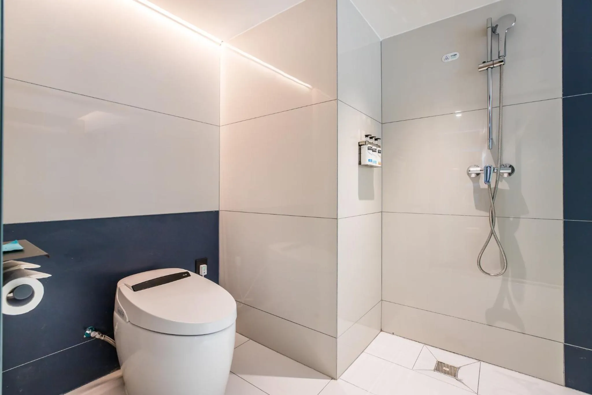 Photo of the whole room in Holiday Inn Express Chengde Downtown by IHG