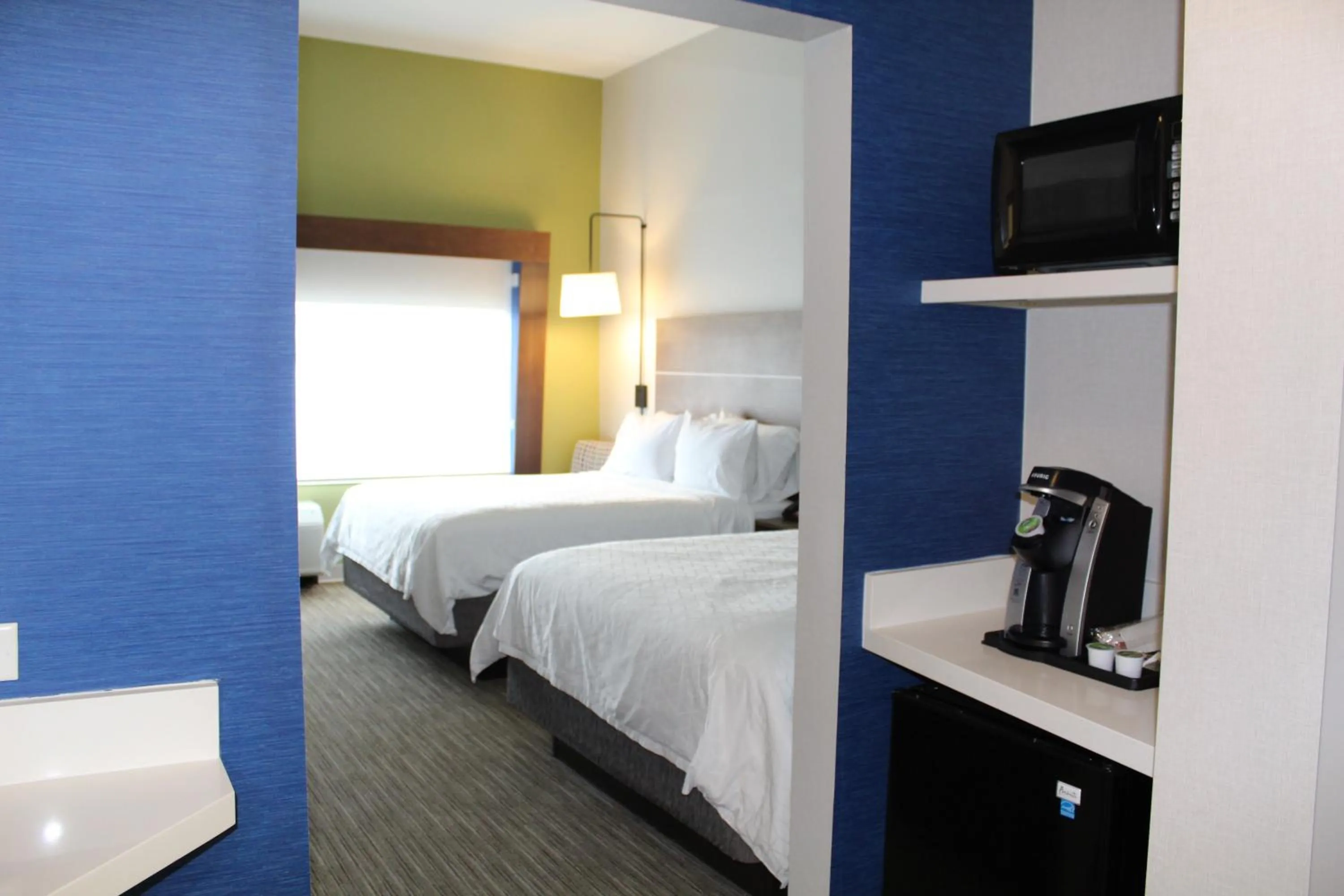 Bed in Holiday Inn Express & Suites - Gettysburg by IHG