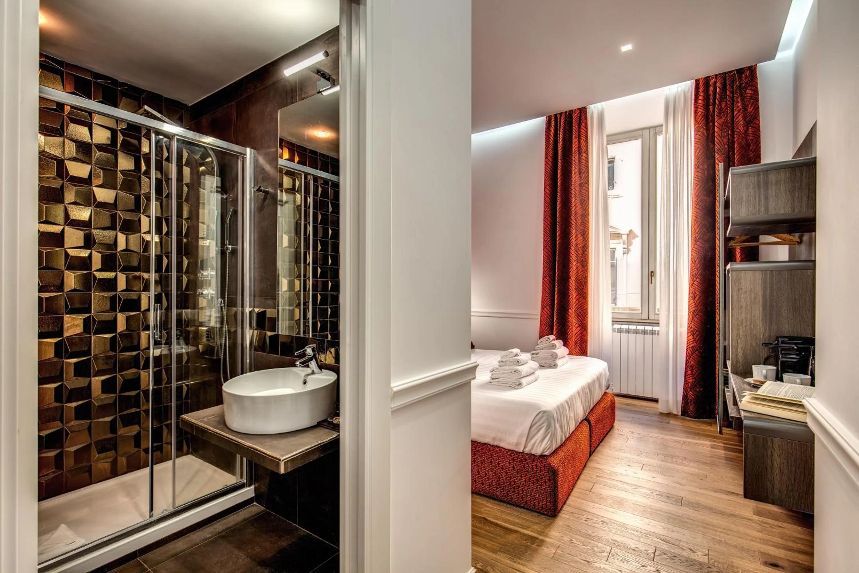 Photo of the whole room, Bed in La Foresteria Luxury Suites