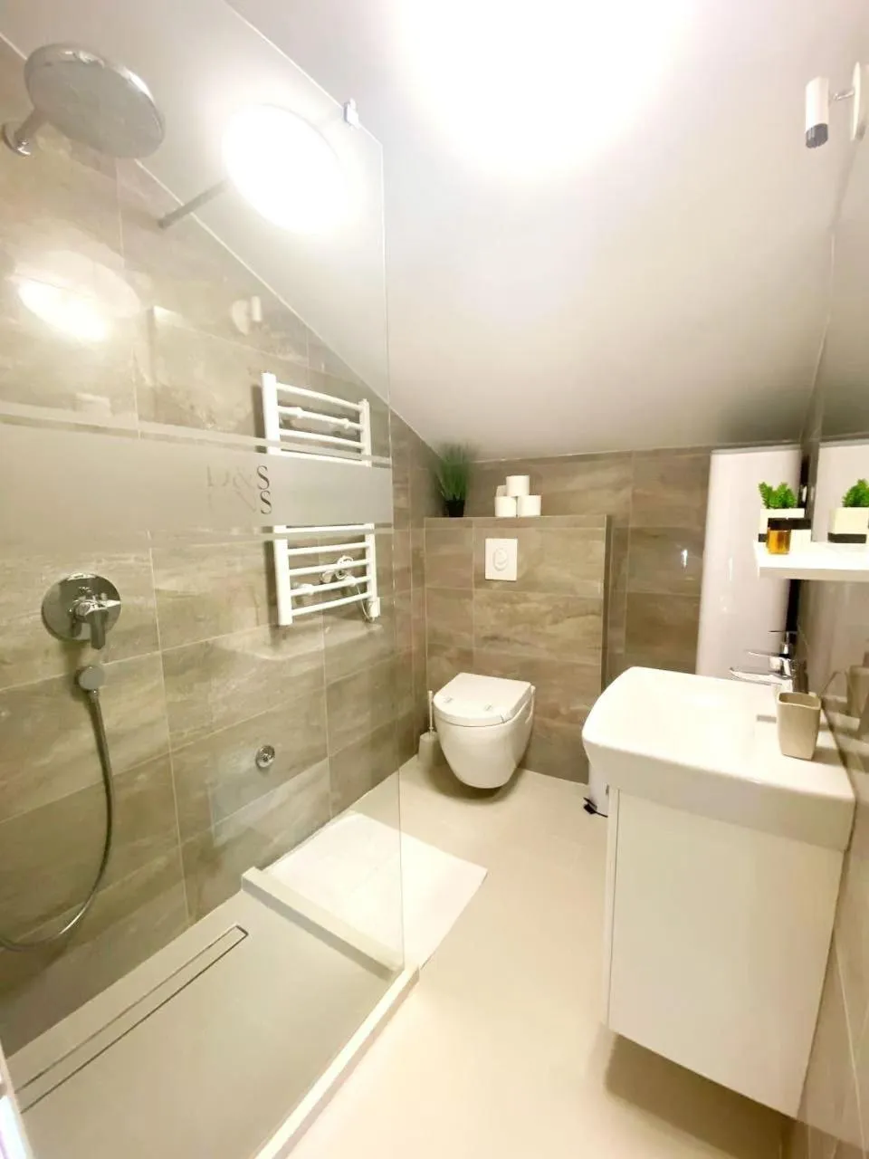 Bathroom in D & Sons Apartments