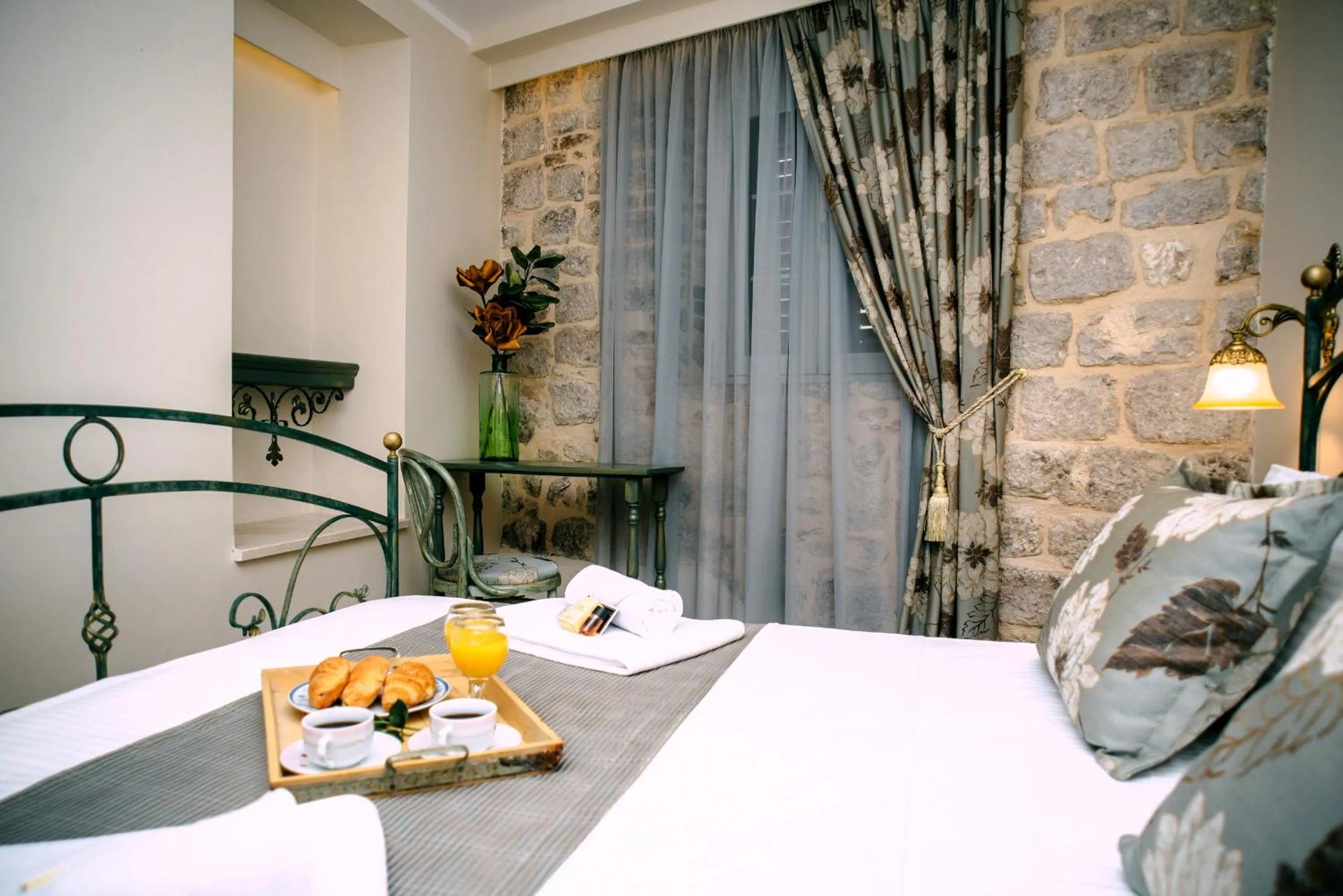 Bed in D & Sons Apartments