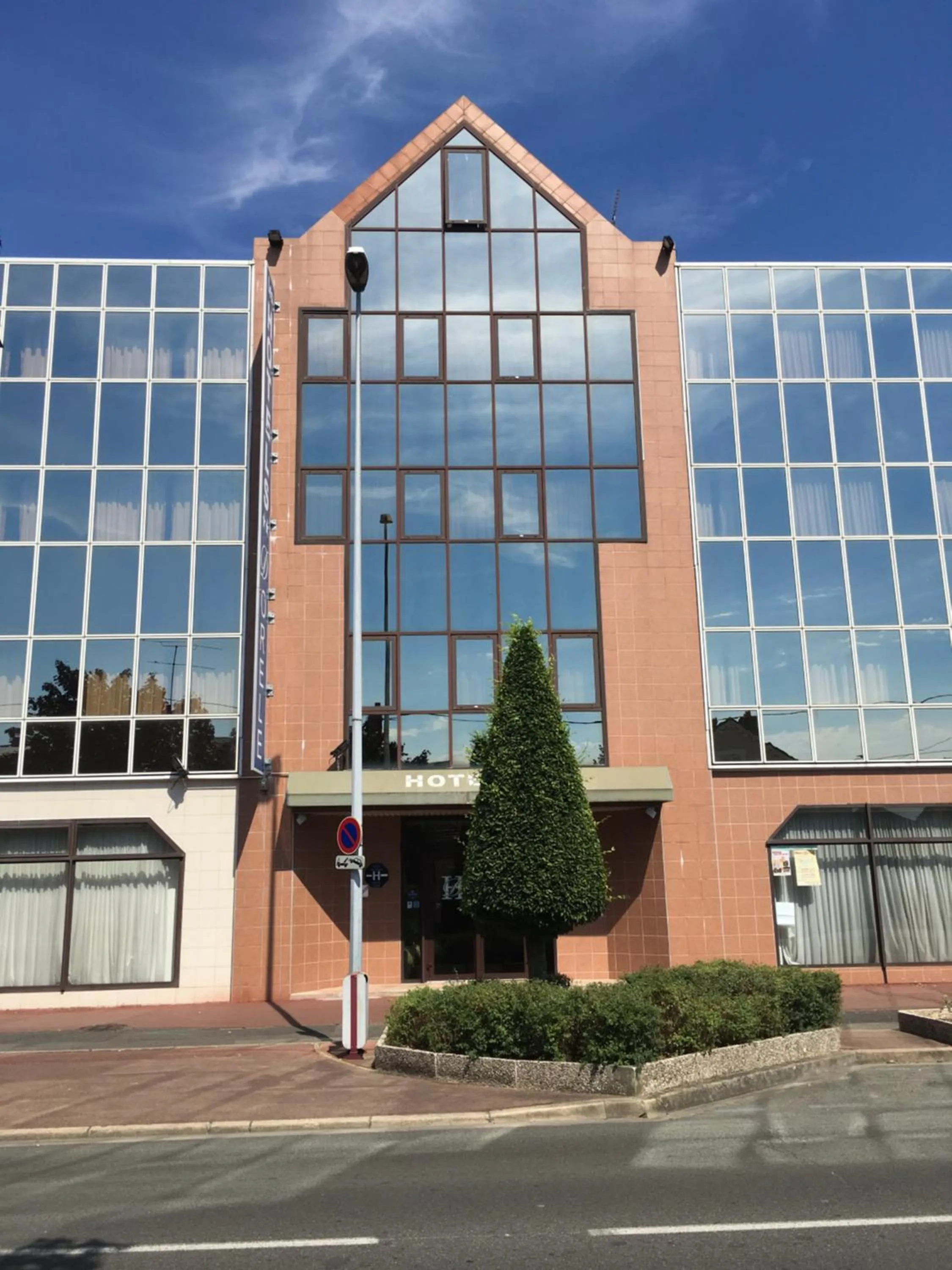 Facade/entrance in Hotel Dorele