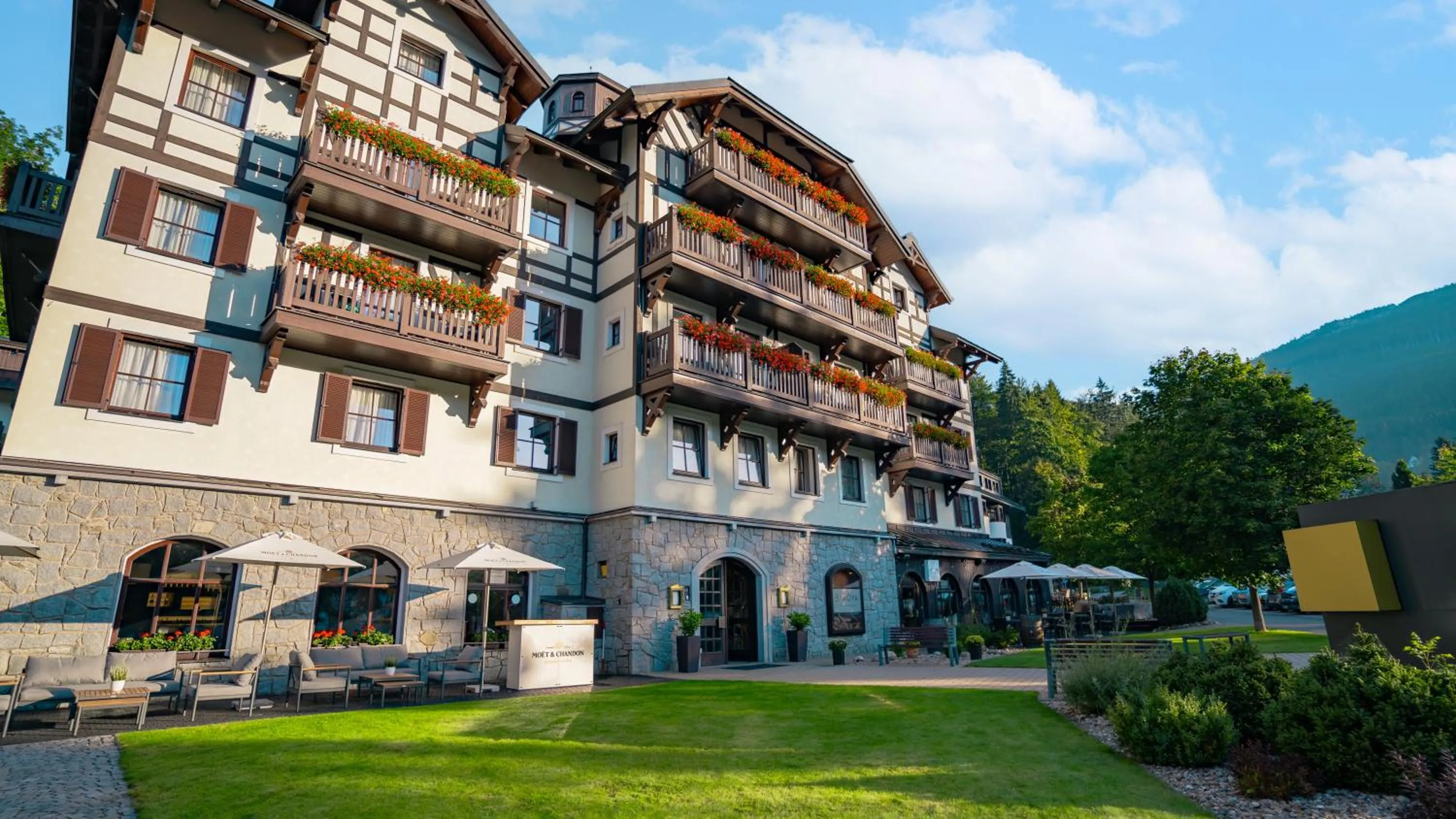 Property building in Hotel Savoy Špindlerův Mlýn