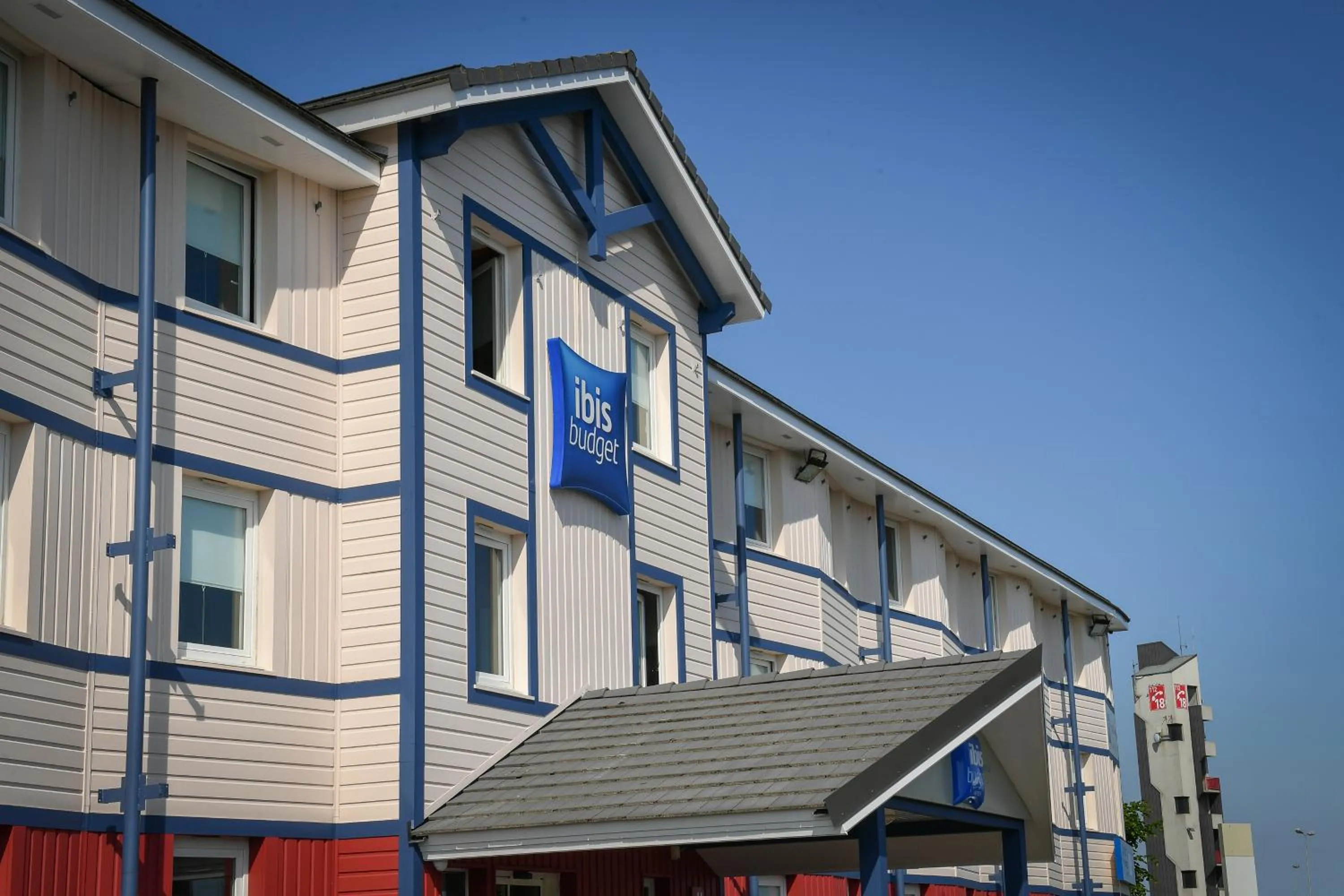 Facade/entrance in ibis budget Saint Lô