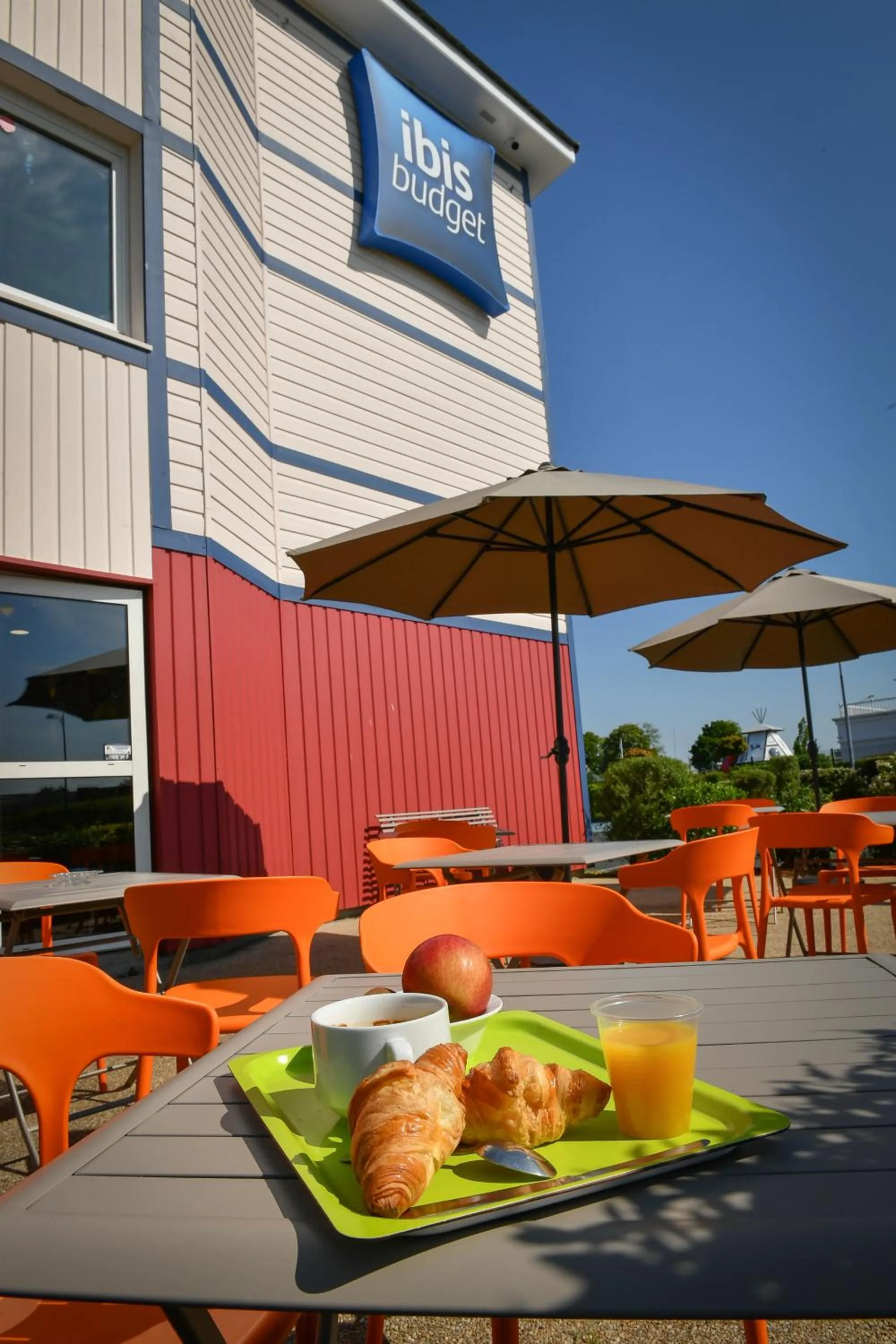 Balcony/Terrace in ibis budget Saint Lô