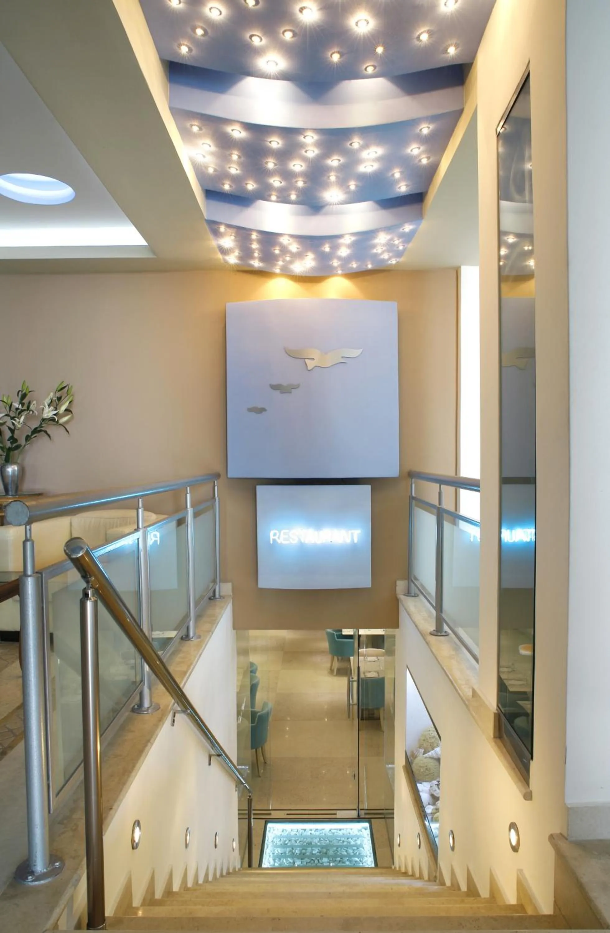 Restaurant/places to eat in Glaros Beach Hotel