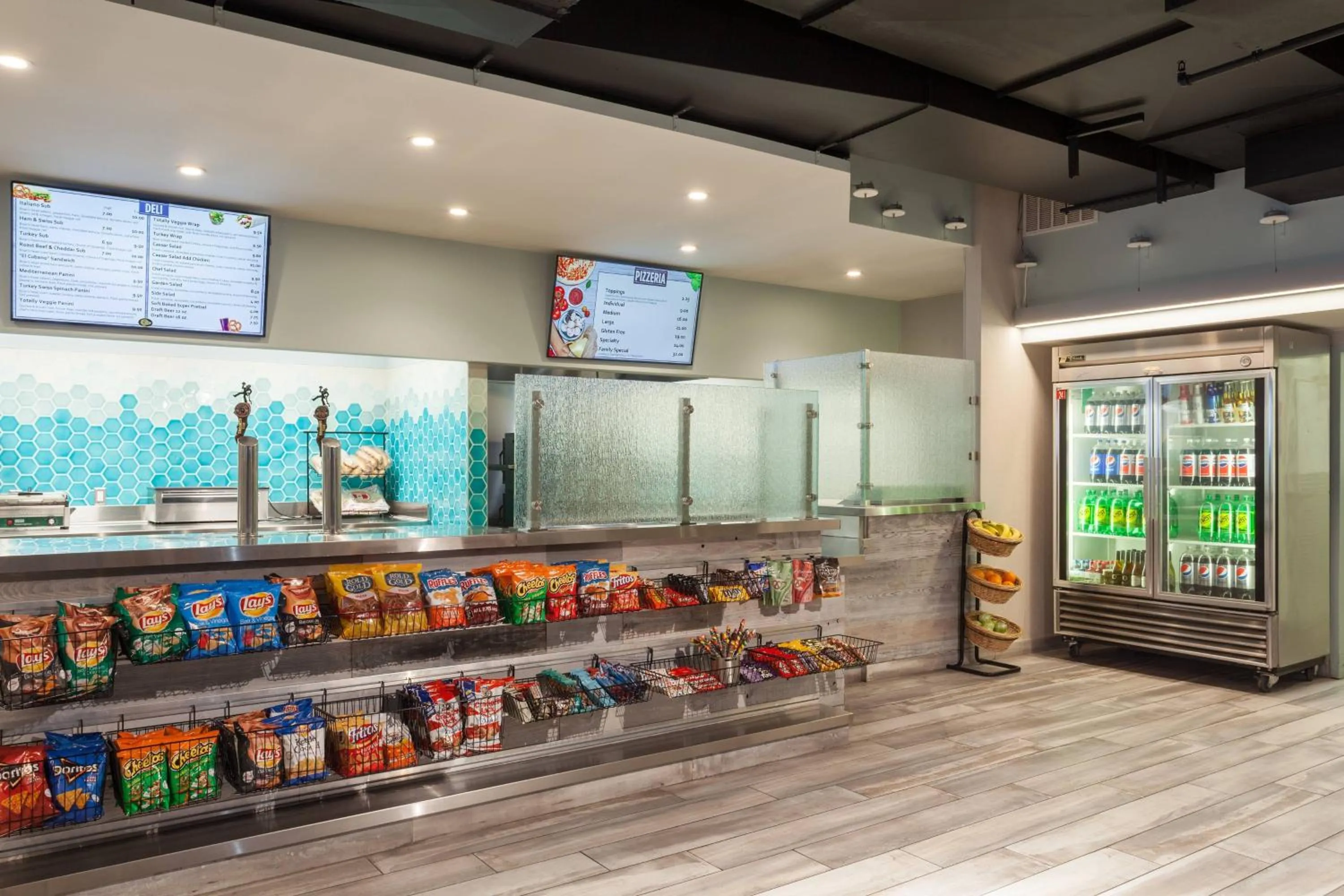 Restaurant/places to eat in SpringHill Suites by Marriott Orlando Lake Buena Vista in Marriott Village