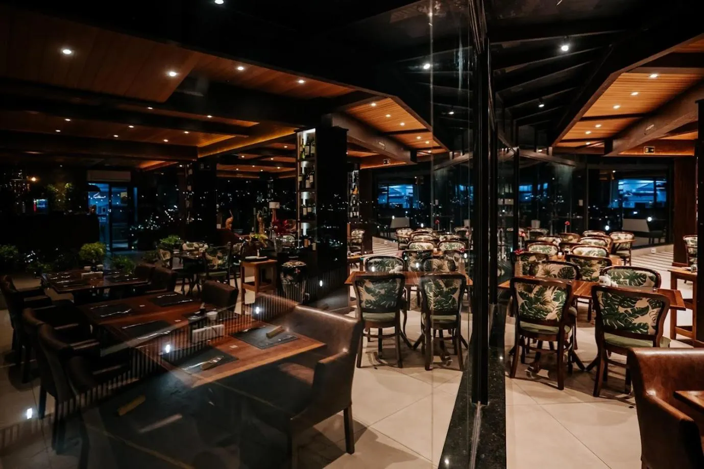 Restaurant/places to eat in Chris Wellness Resort Hotel