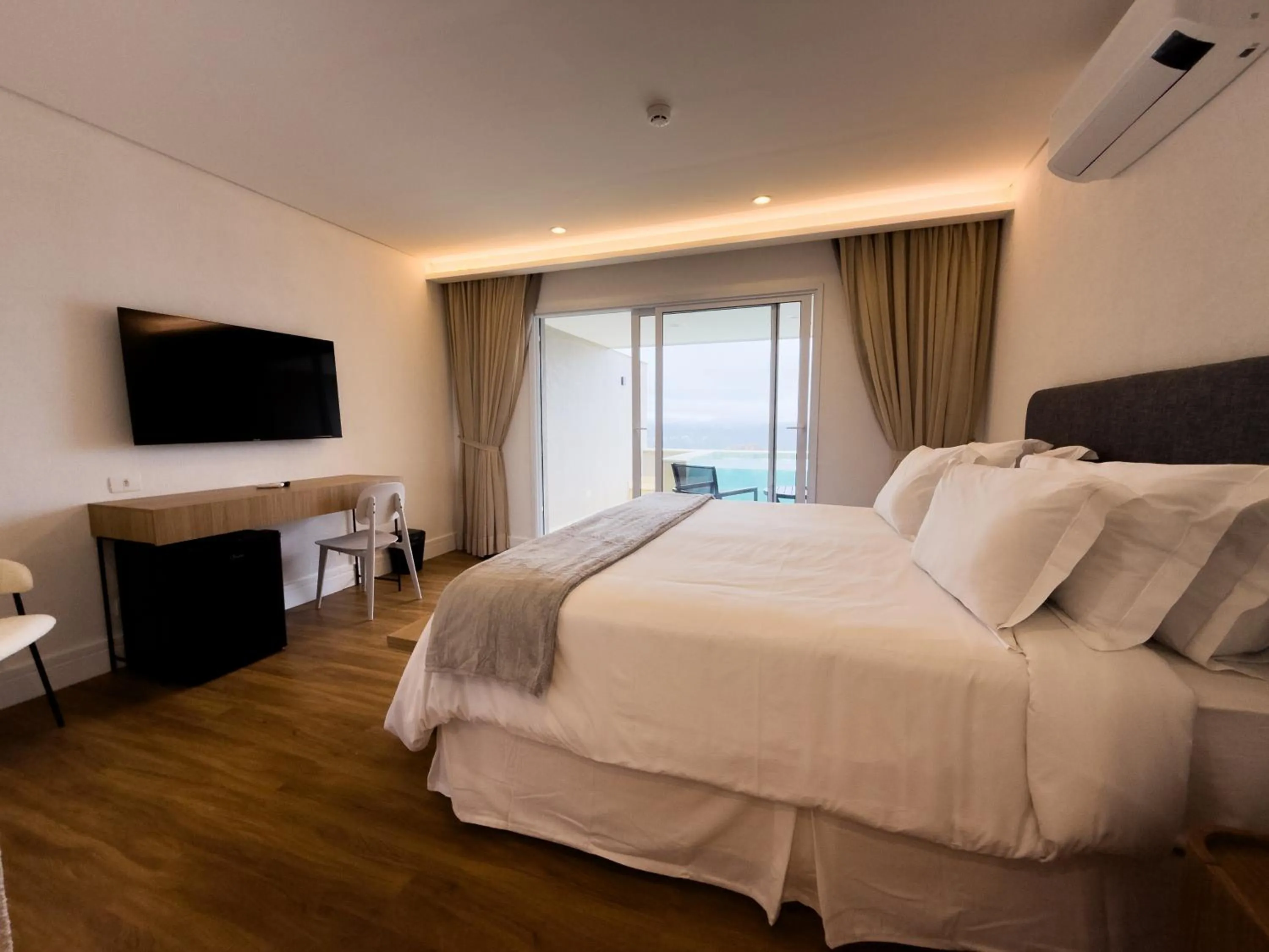 Photo of the whole room, Bed in Chris Wellness Resort Hotel