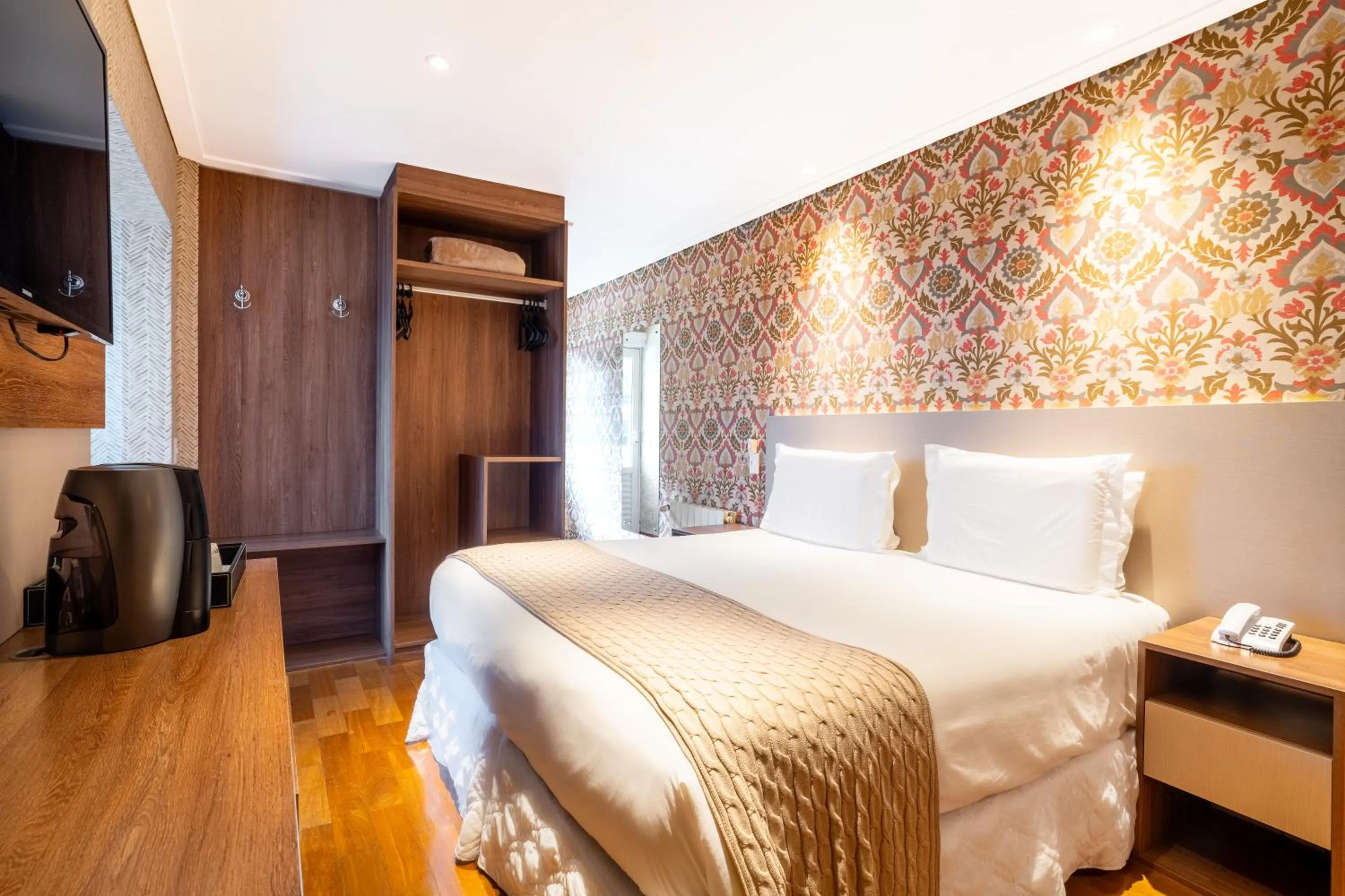 Photo of the whole room, Bed in Chris Wellness Resort Hotel