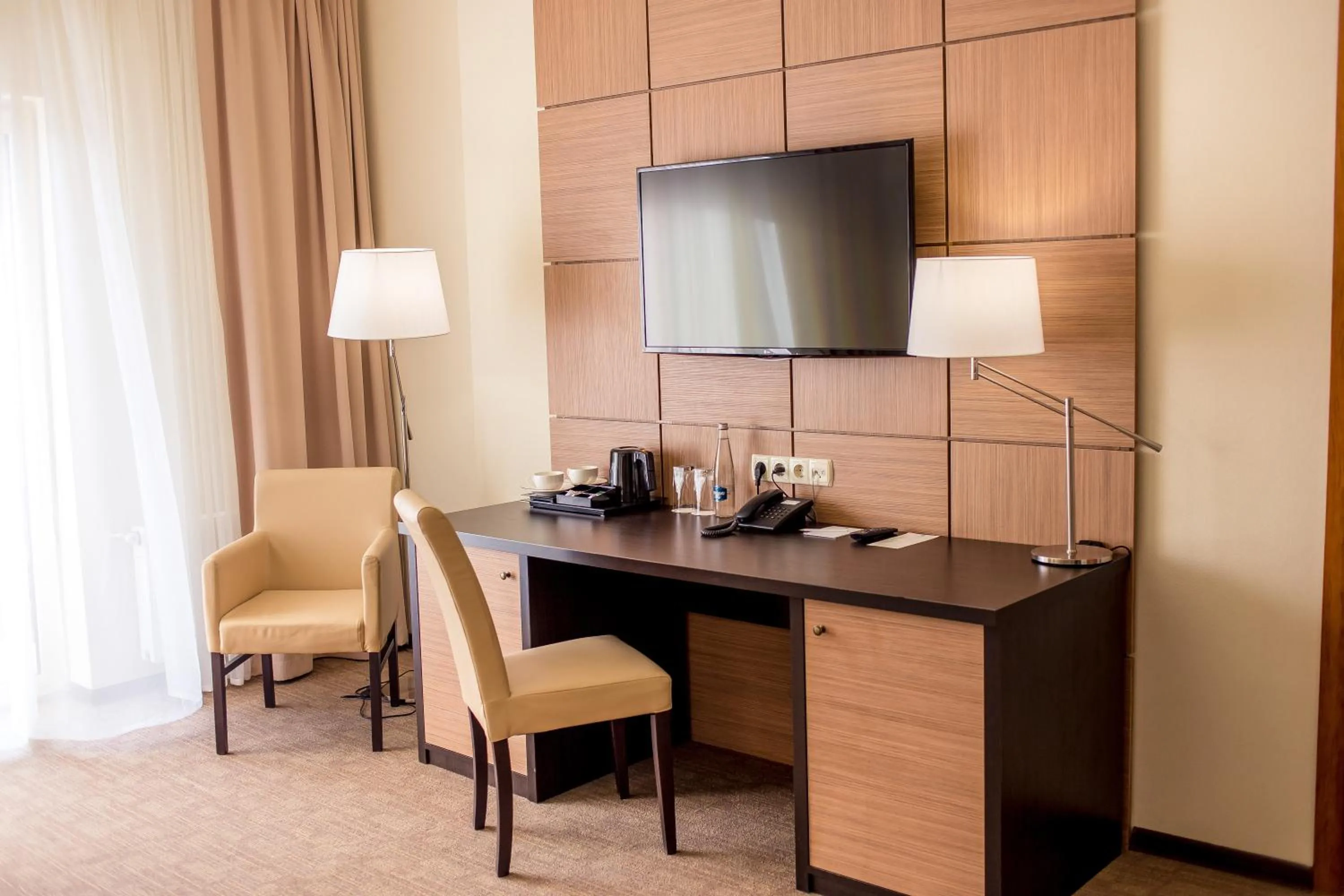 TV and multimedia in Green Park Hotel & SPA