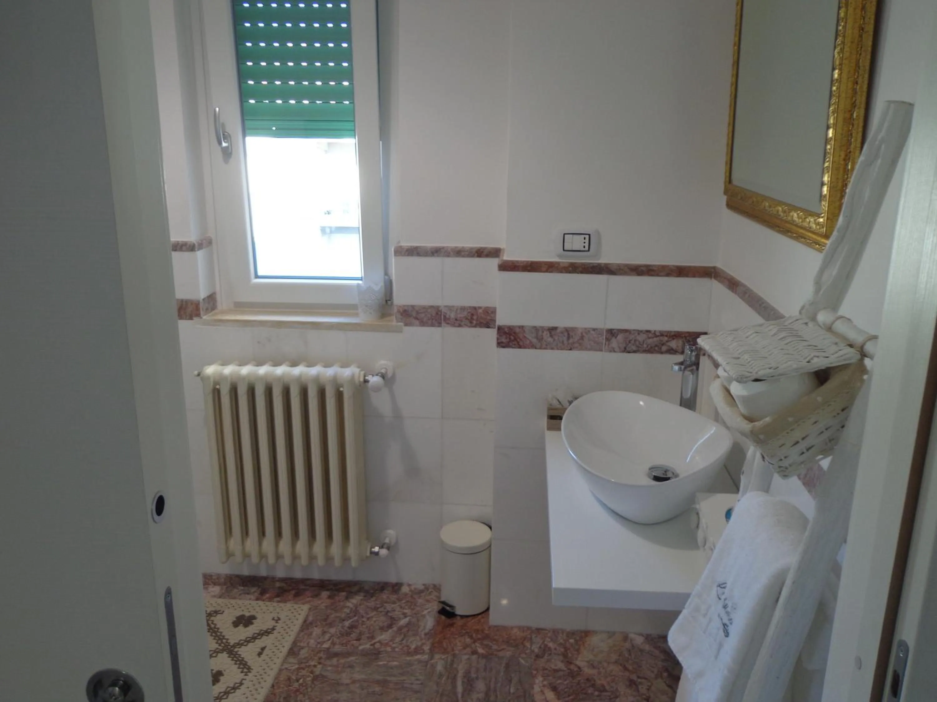 Bathroom in L'Aurora