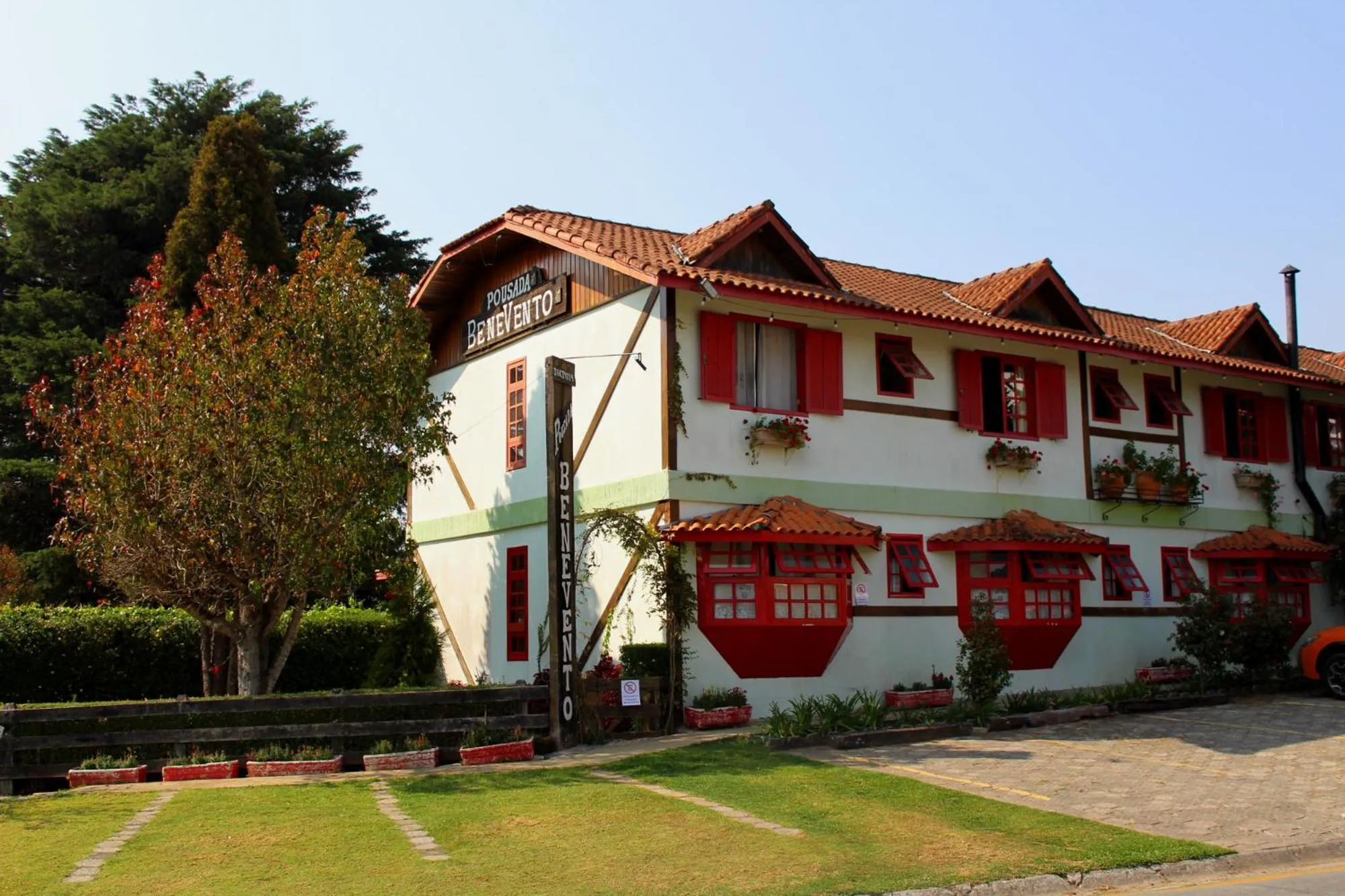 Facade/entrance in Pousada Benevento