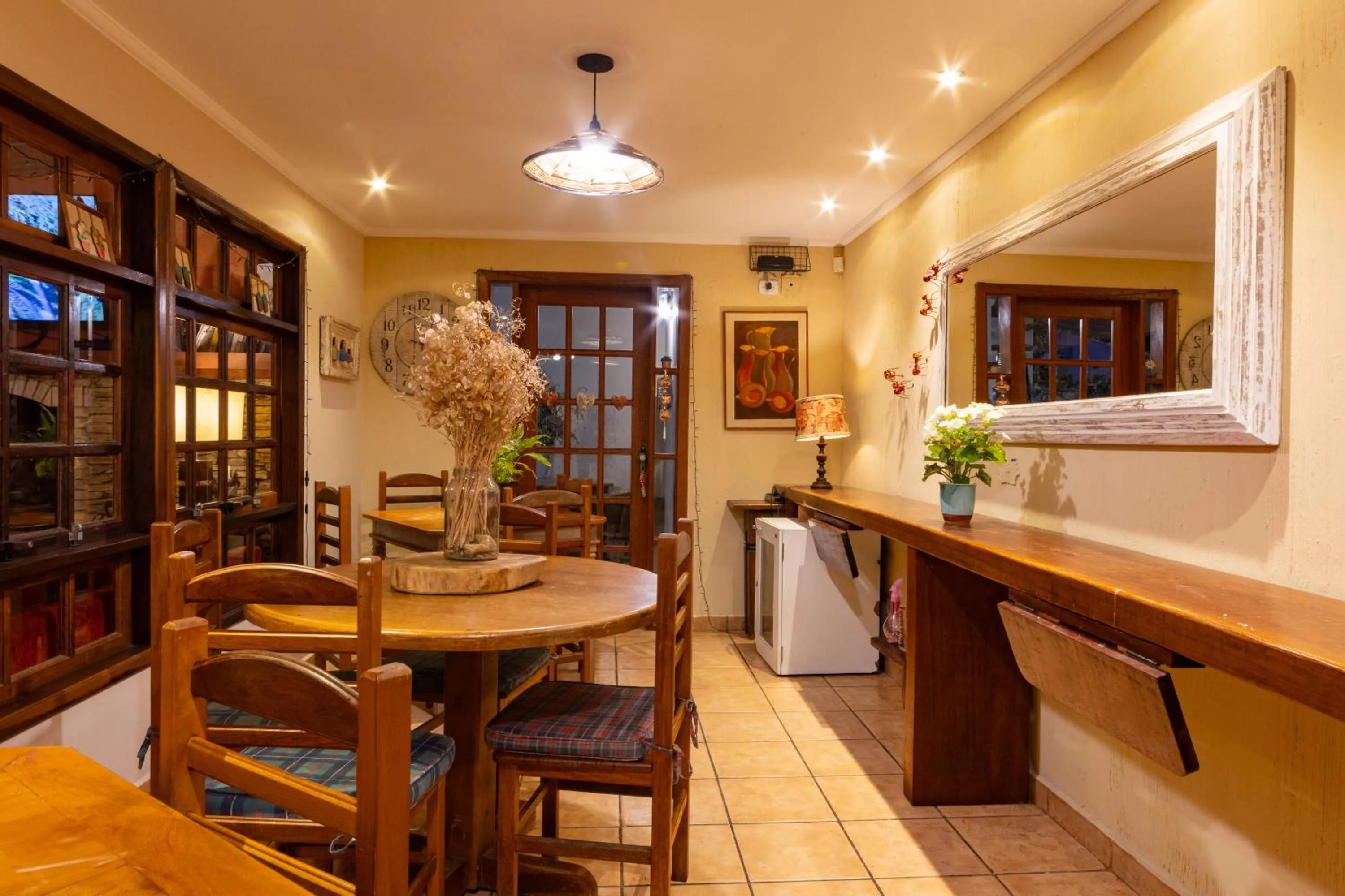 Restaurant/places to eat in Pousada Benevento