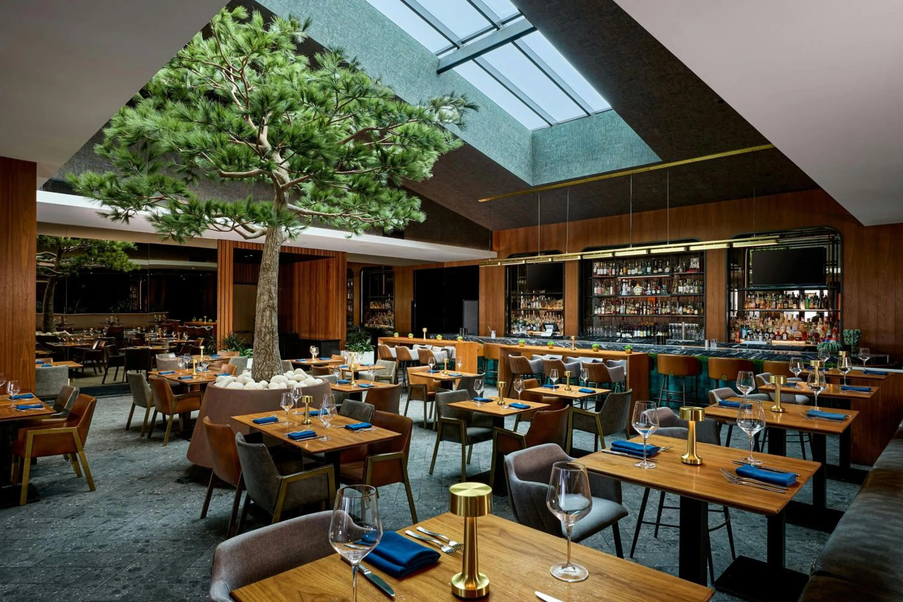 Restaurant/places to eat in VEA Newport Beach, a Marriott Resort & Spa