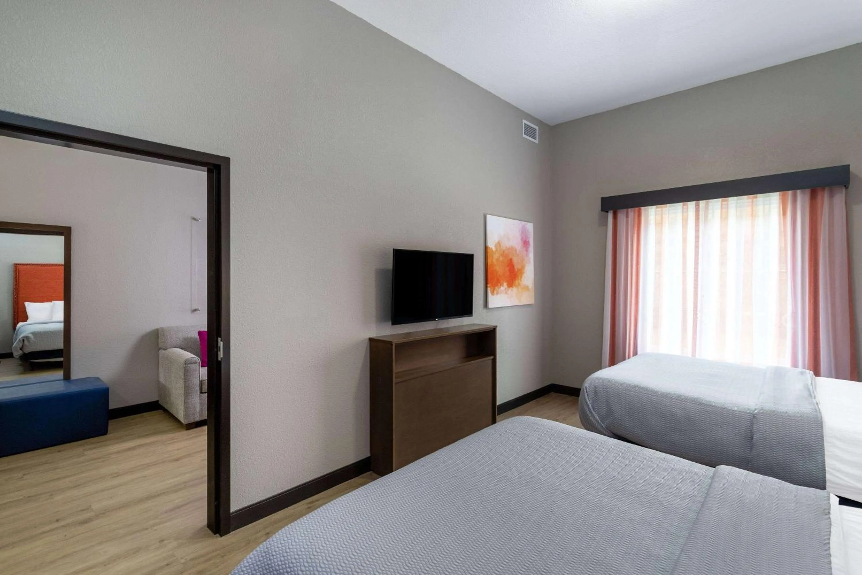 Bed in La Quinta Inn & Suites by Wyndham Augusta Fort Eisenhower