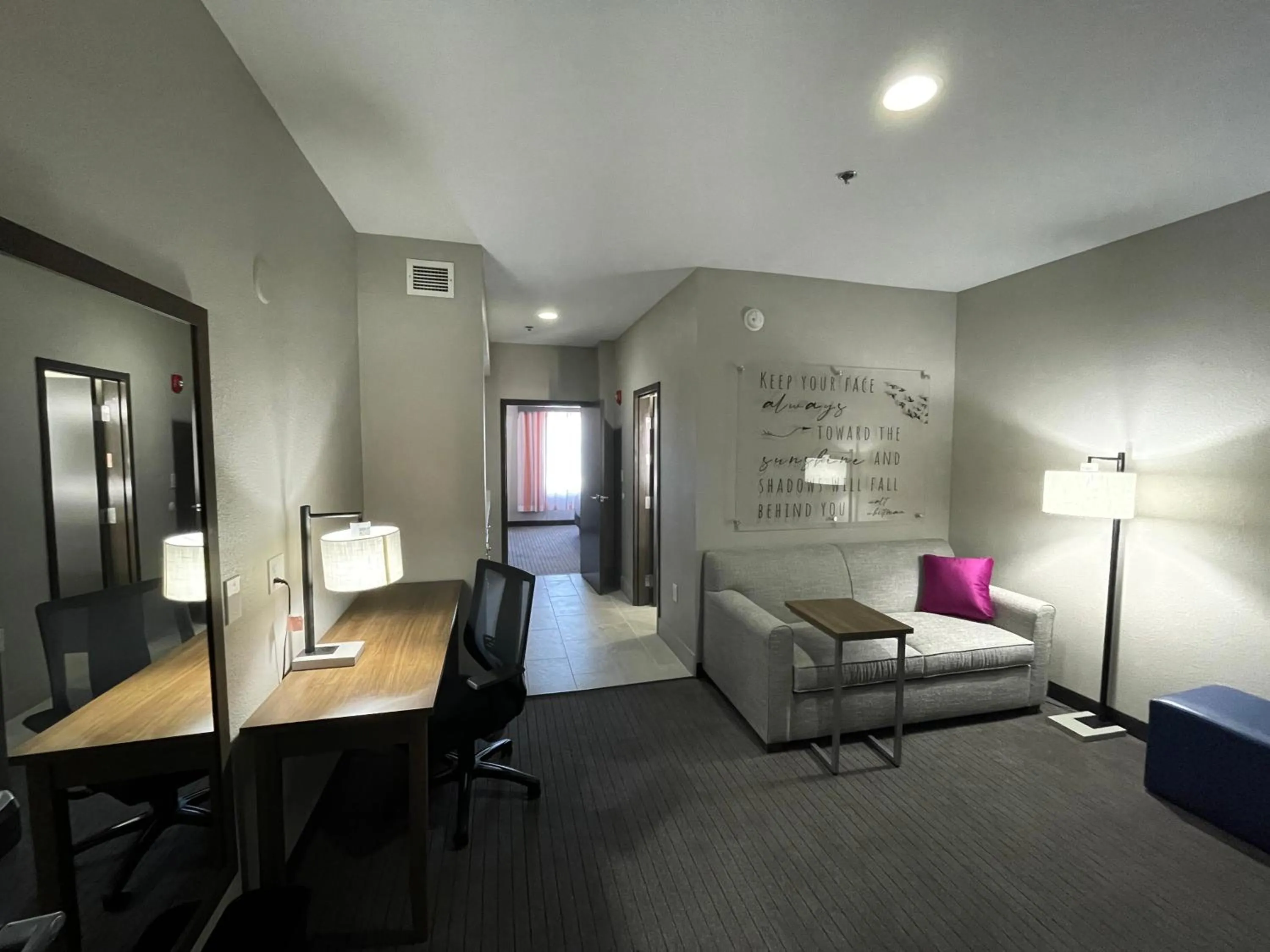 Living room in La Quinta Inn & Suites by Wyndham Augusta Fort Eisenhower