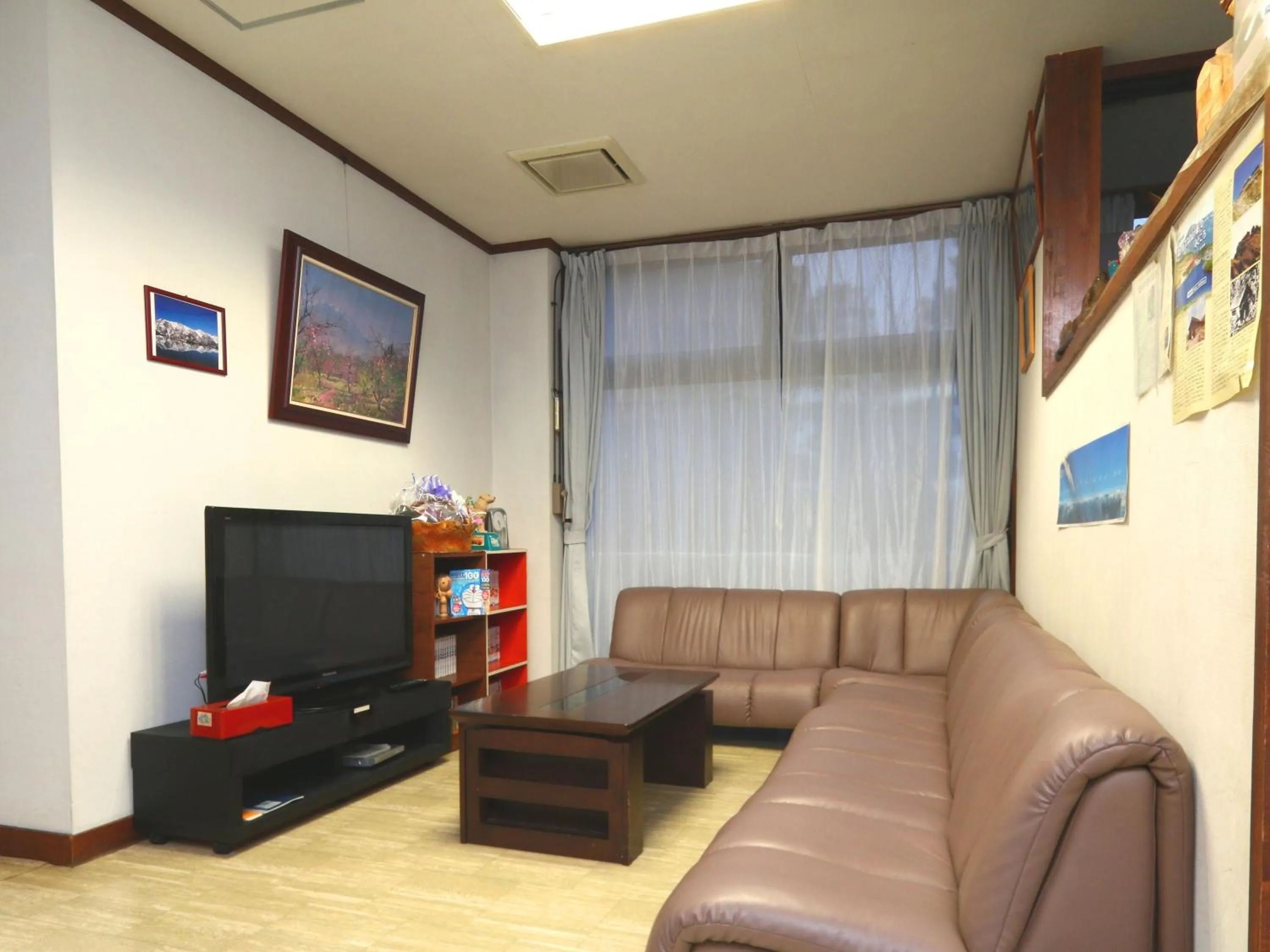 Communal lounge/ TV room in Nanakuraso