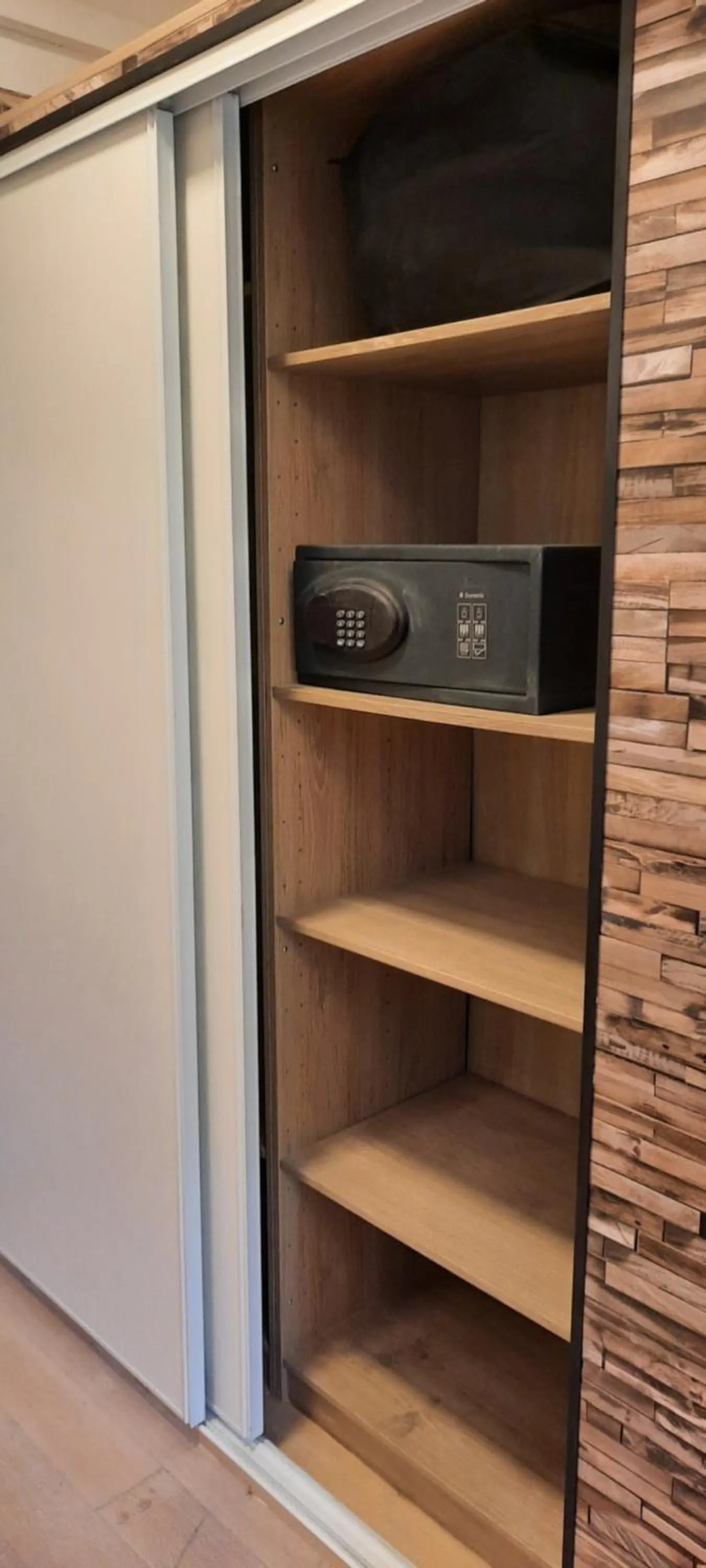 safe in Hôtel Chastellares