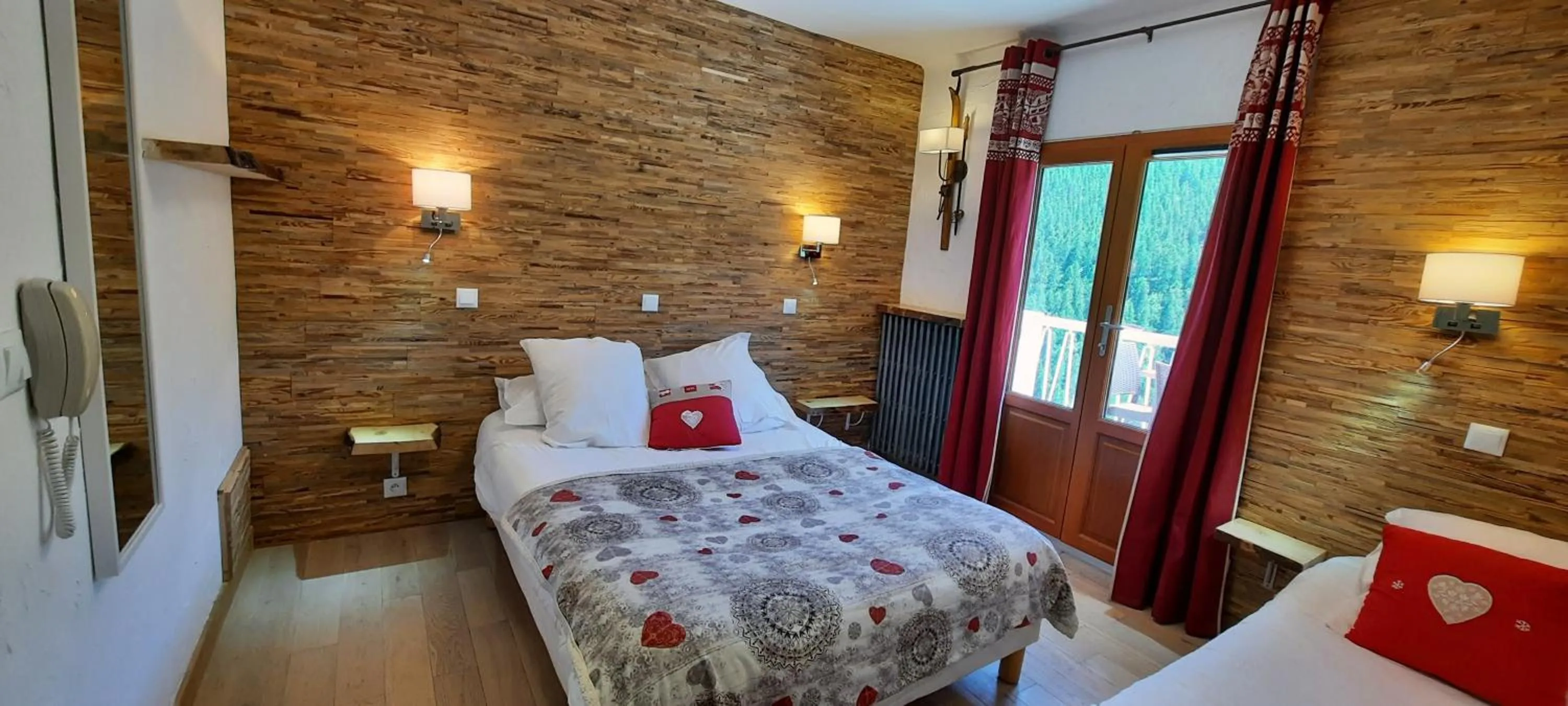 Bed in Hôtel Chastellares