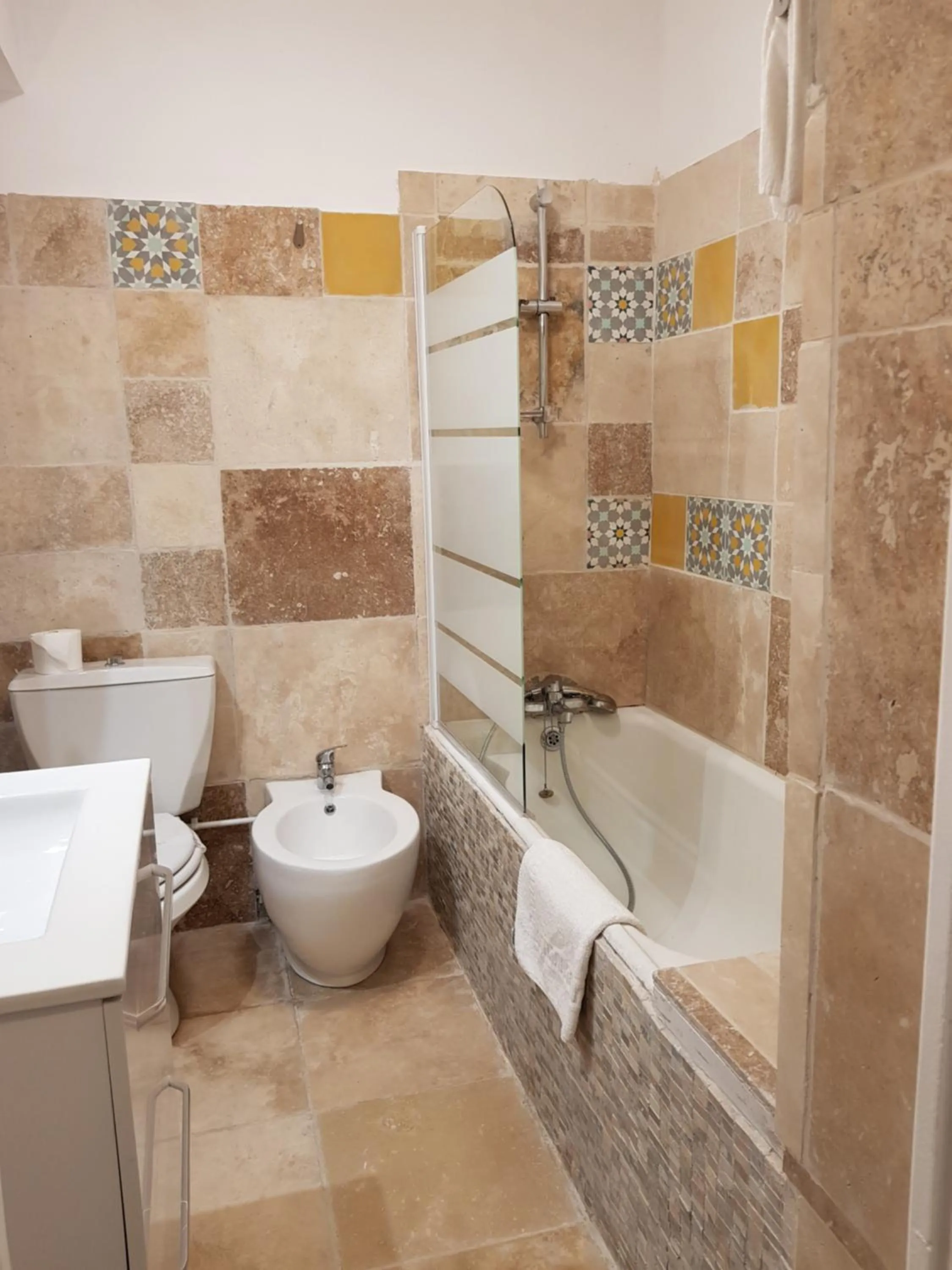 Bathroom in Hôtel Chastellares