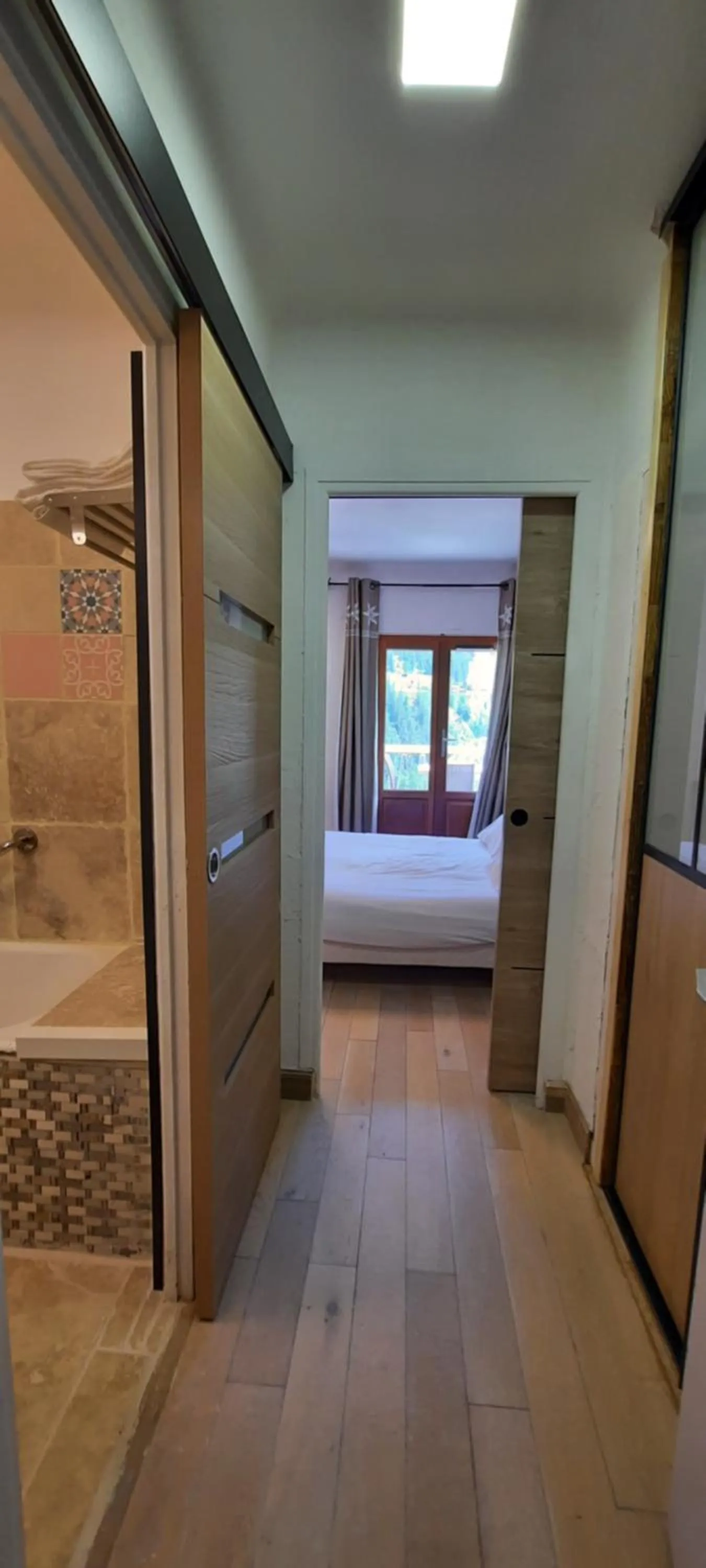 Photo of the whole room, Bed in Hôtel Chastellares