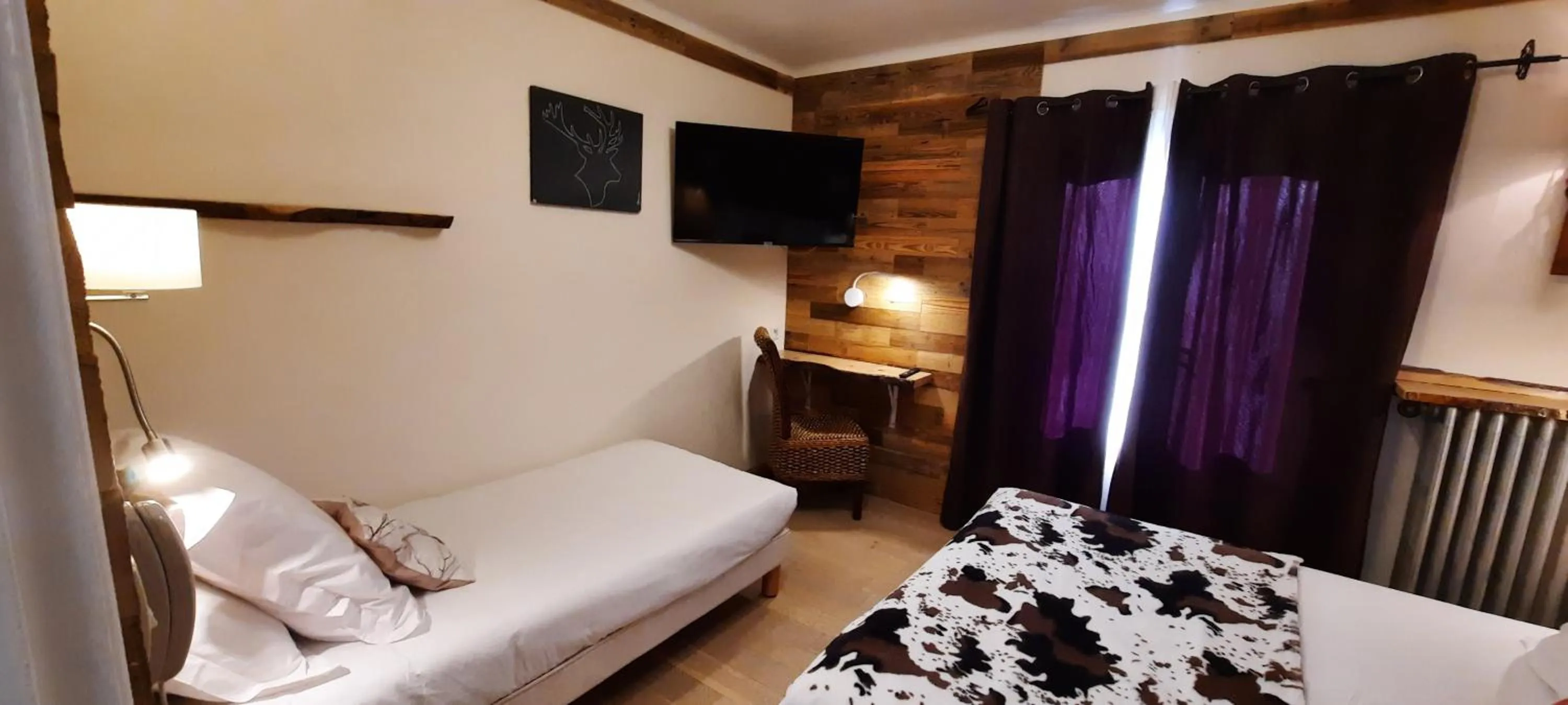 Bed in Hôtel Chastellares