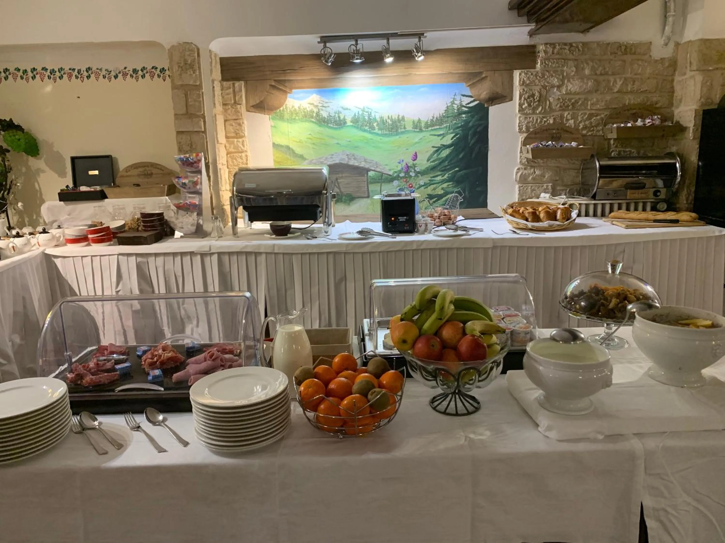 Food and drinks in Hôtel Chastellares