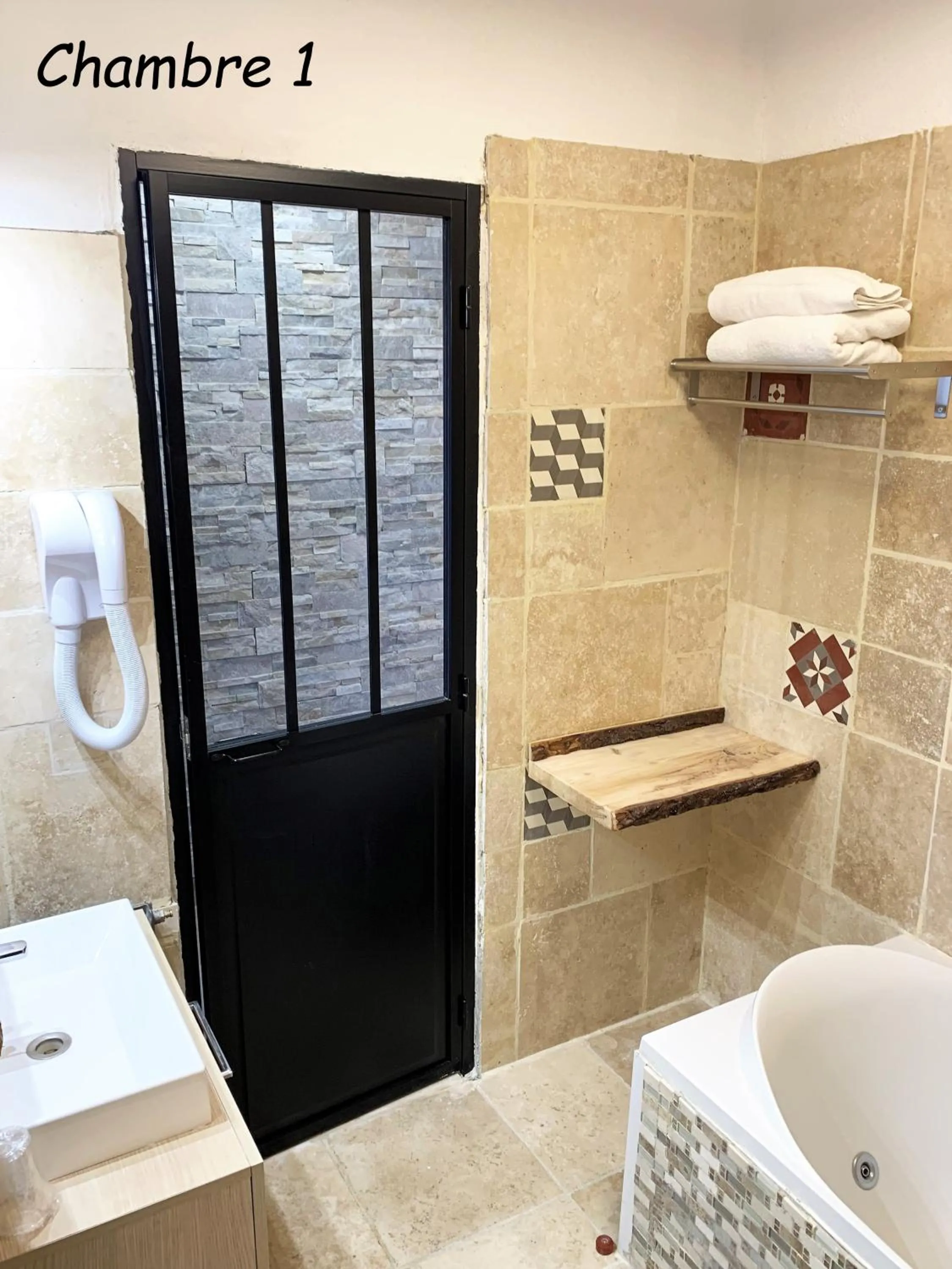 Bathroom in Hôtel Chastellares