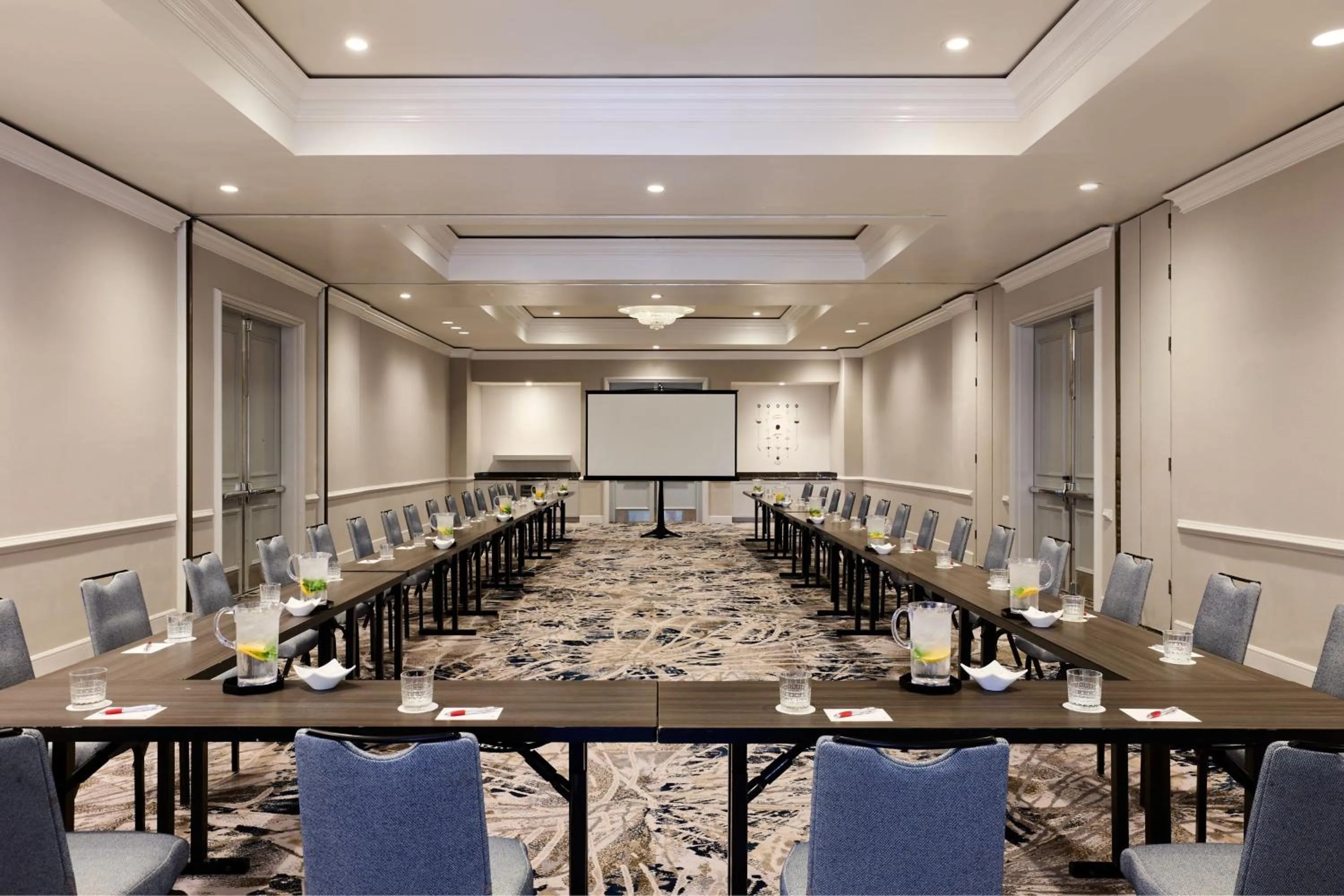 Meeting/conference room in Marriott Long Beach Downtown