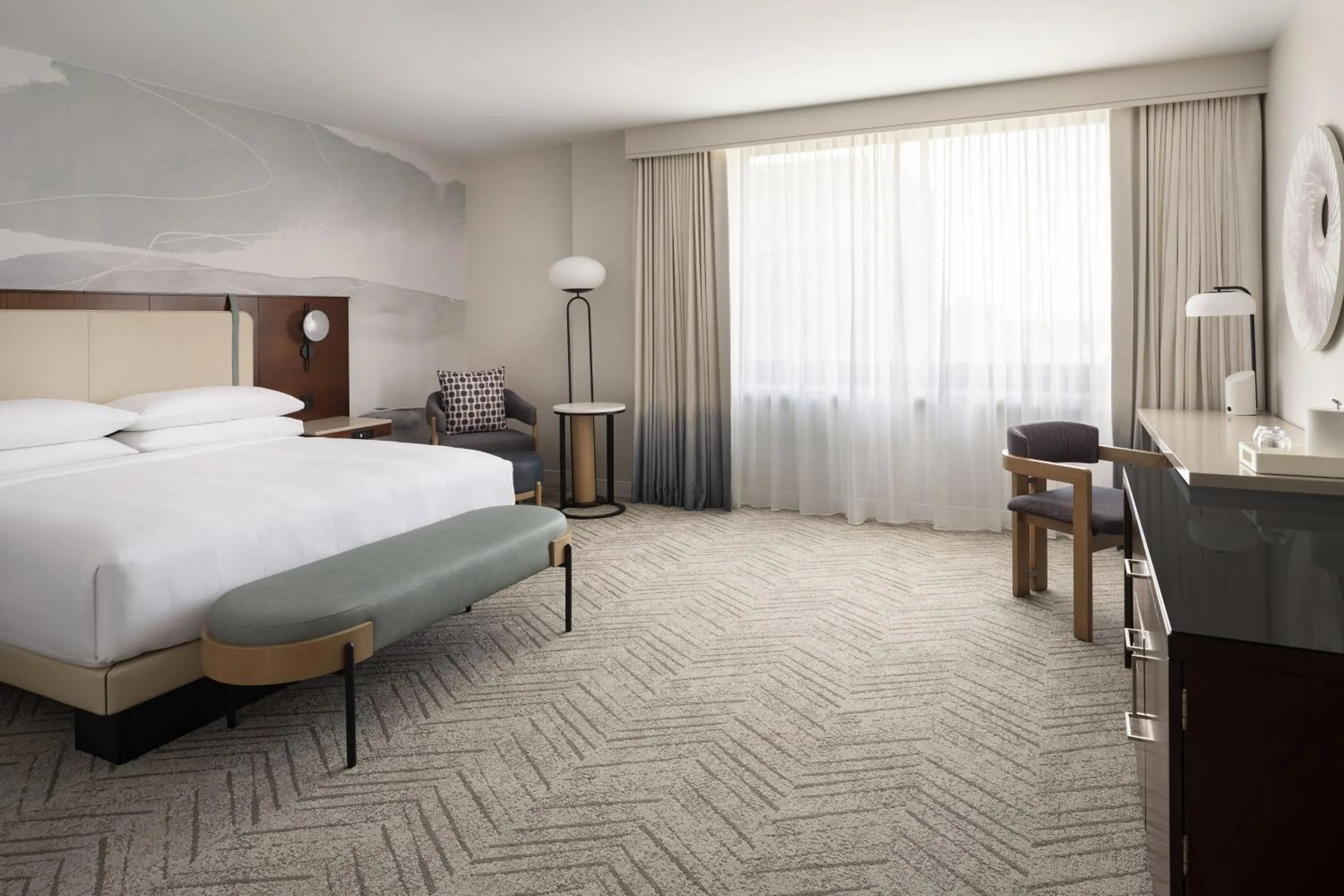 Photo of the whole room, Bed in Marriott Long Beach Downtown