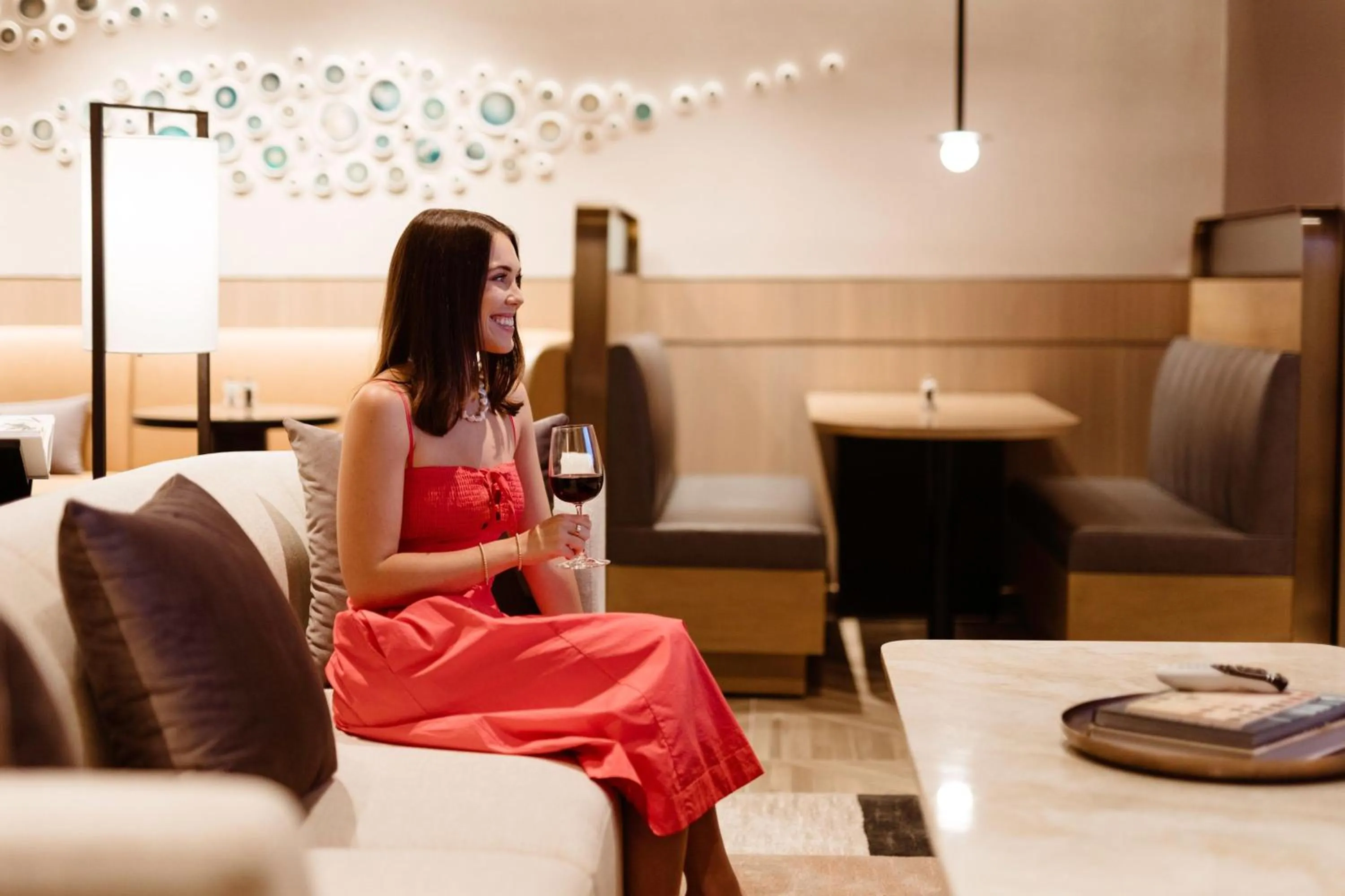 Lounge or bar in Marriott Long Beach Downtown