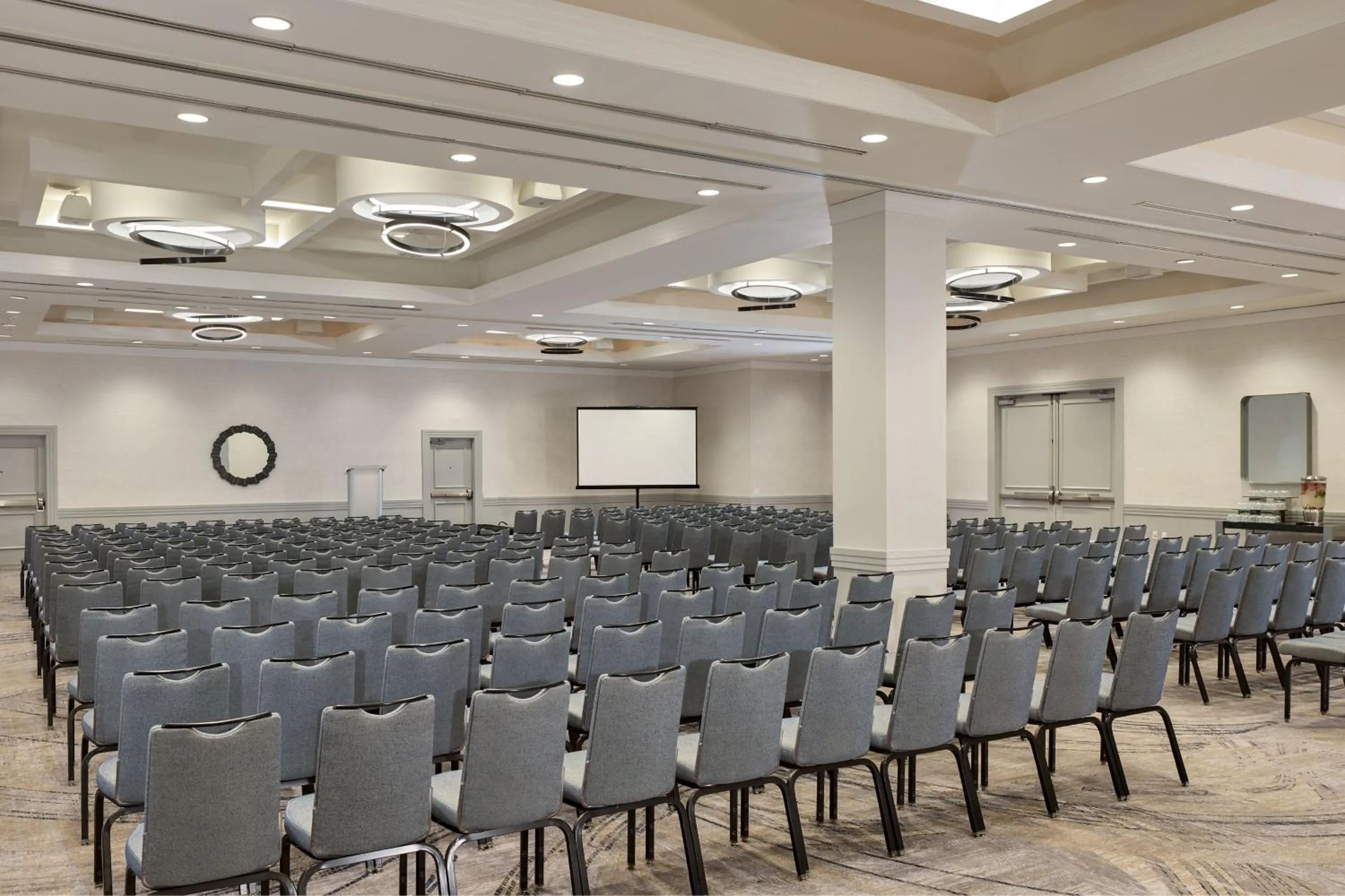 Meeting/conference room in Marriott Long Beach Downtown