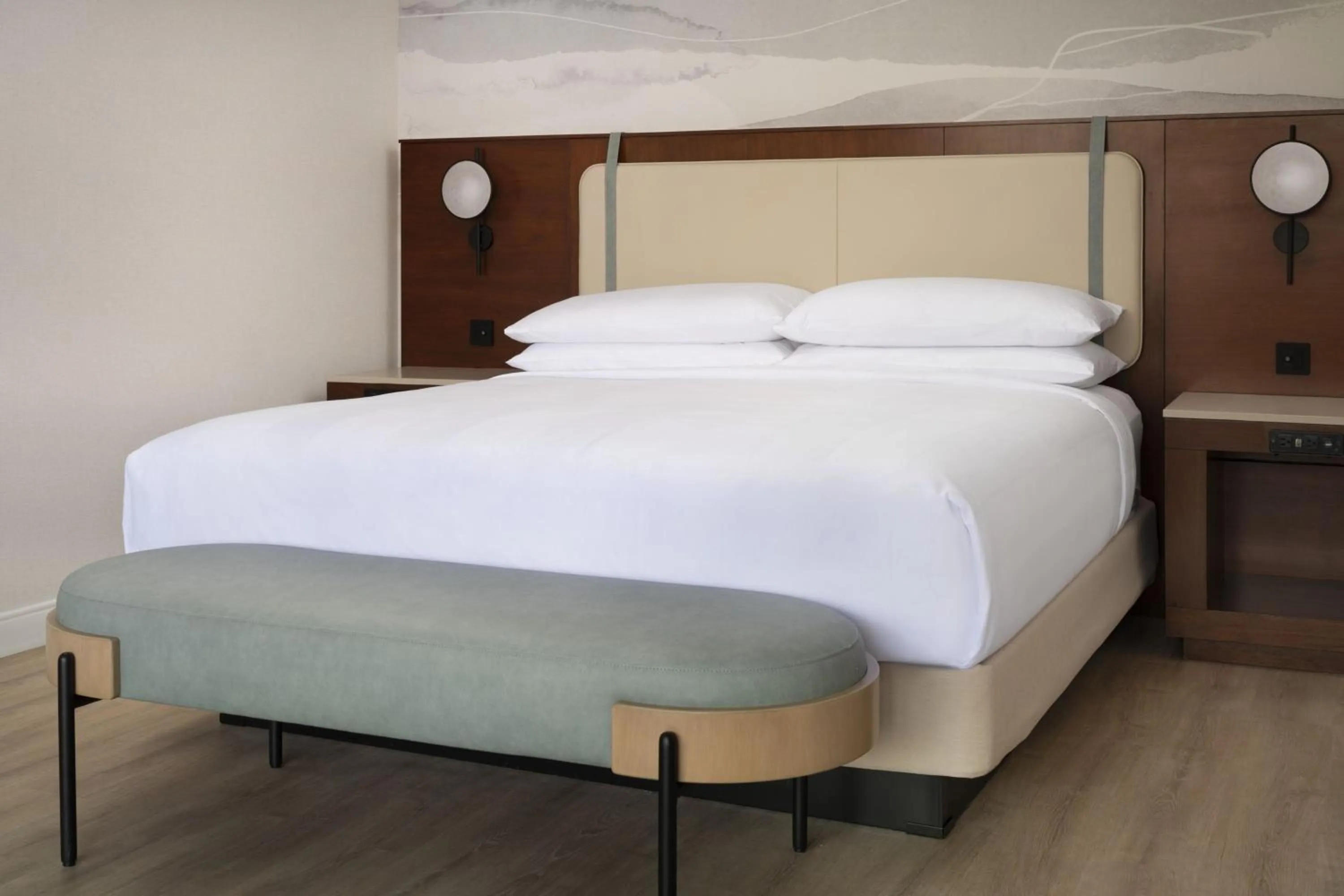 Photo of the whole room, Bed in Marriott Long Beach Downtown