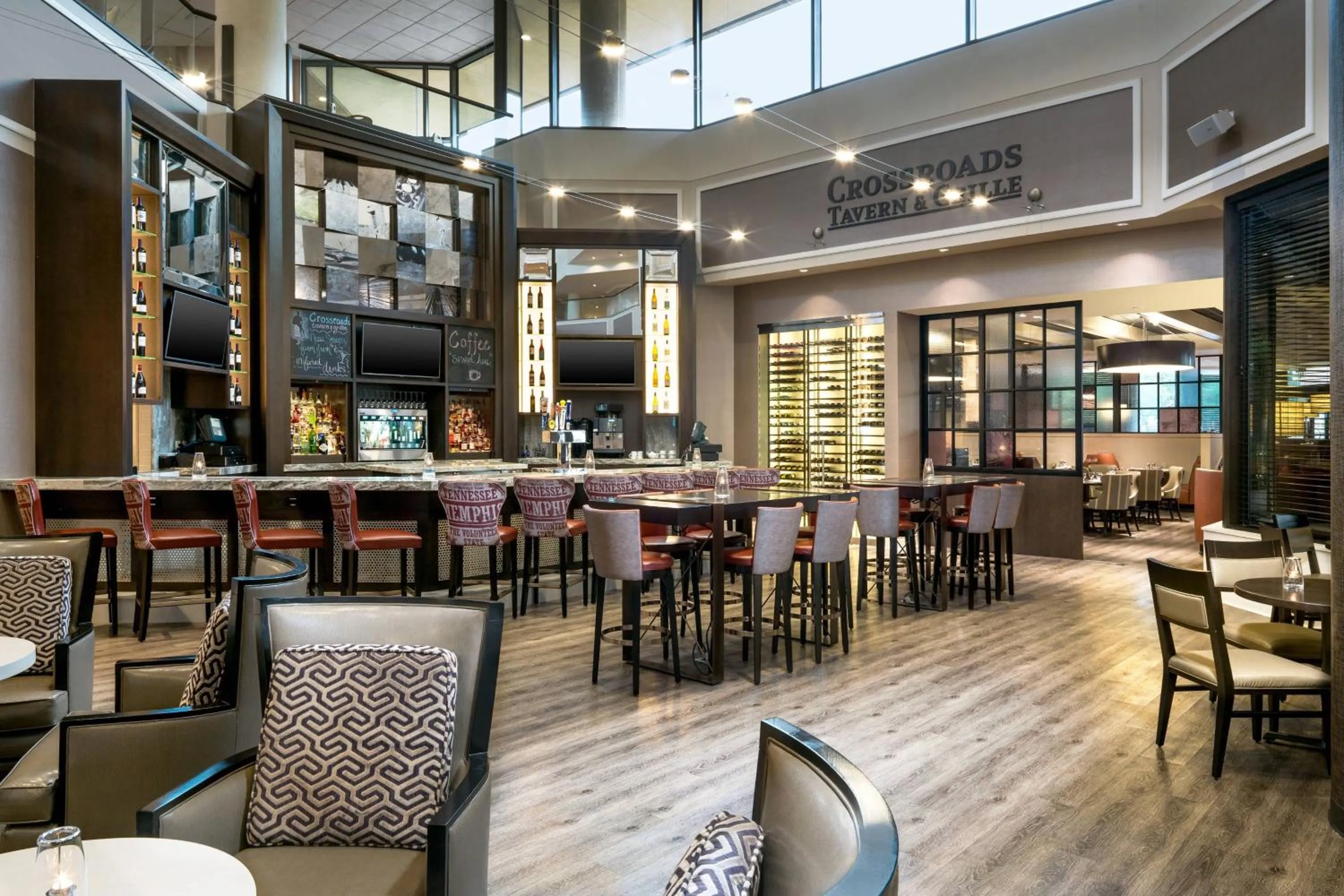 Restaurant/places to eat in Sheraton Memphis Downtown Hotel