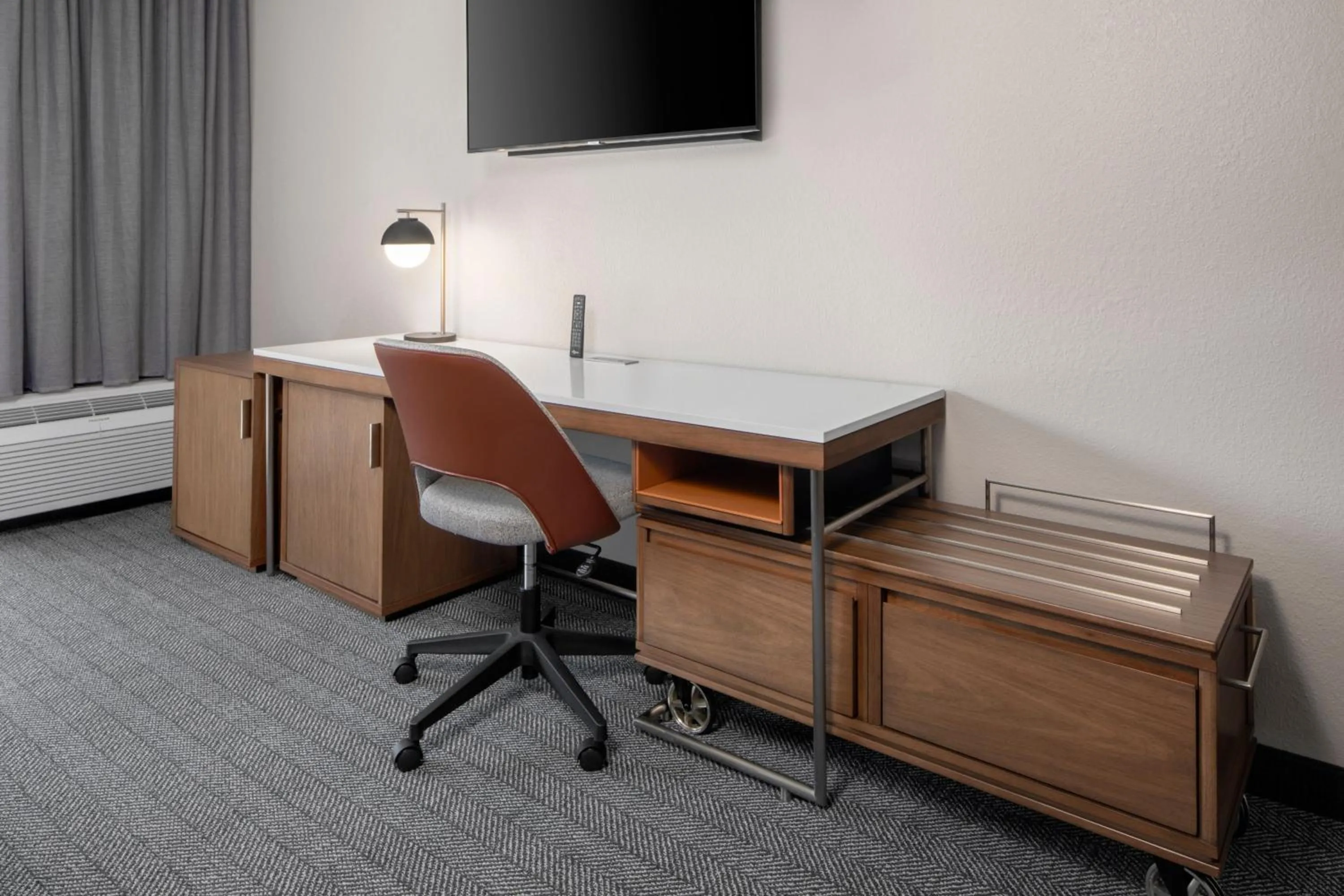 Photo of the whole room in Courtyard by Marriott Little Rock West