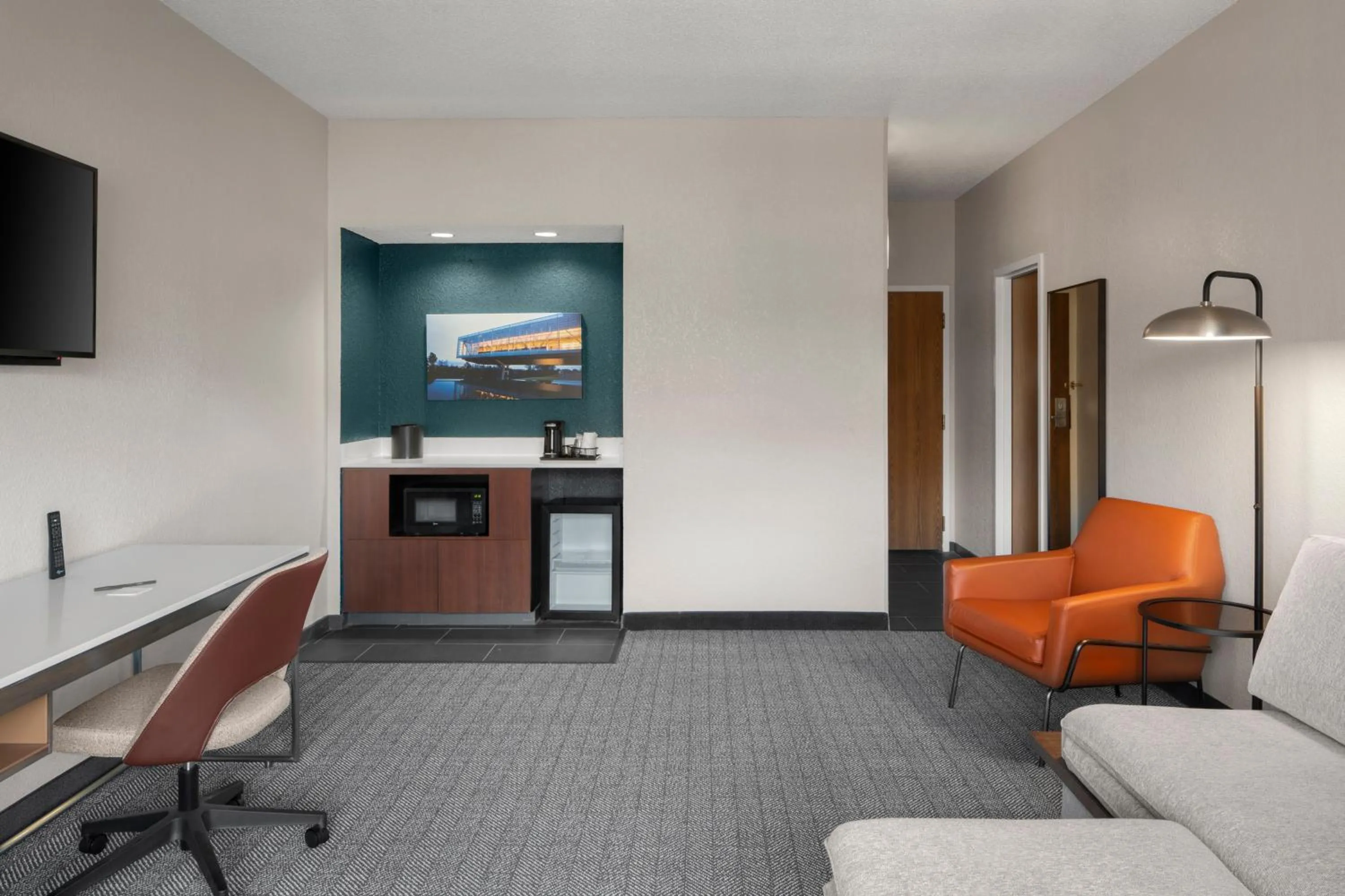Living room in Courtyard by Marriott Little Rock West