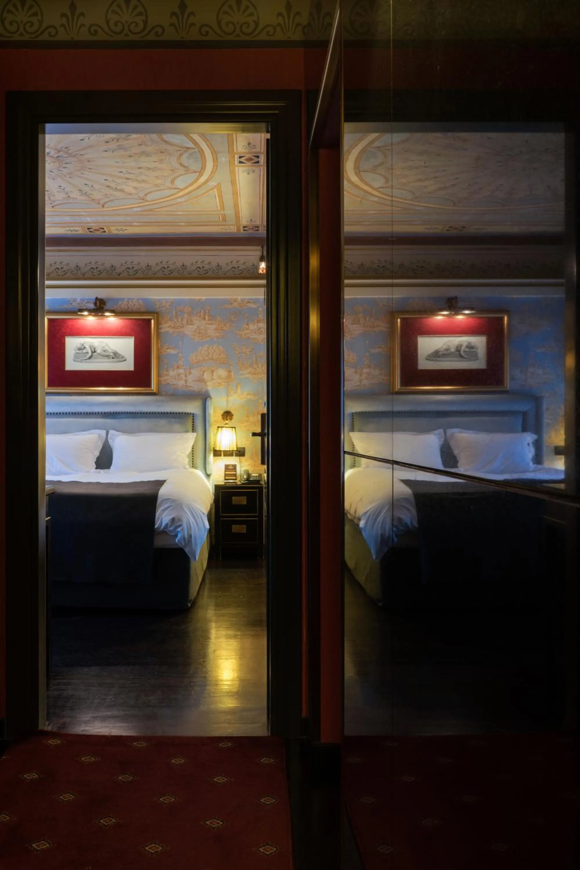 Bed in Maison Grecque Hotel Extraordinaire