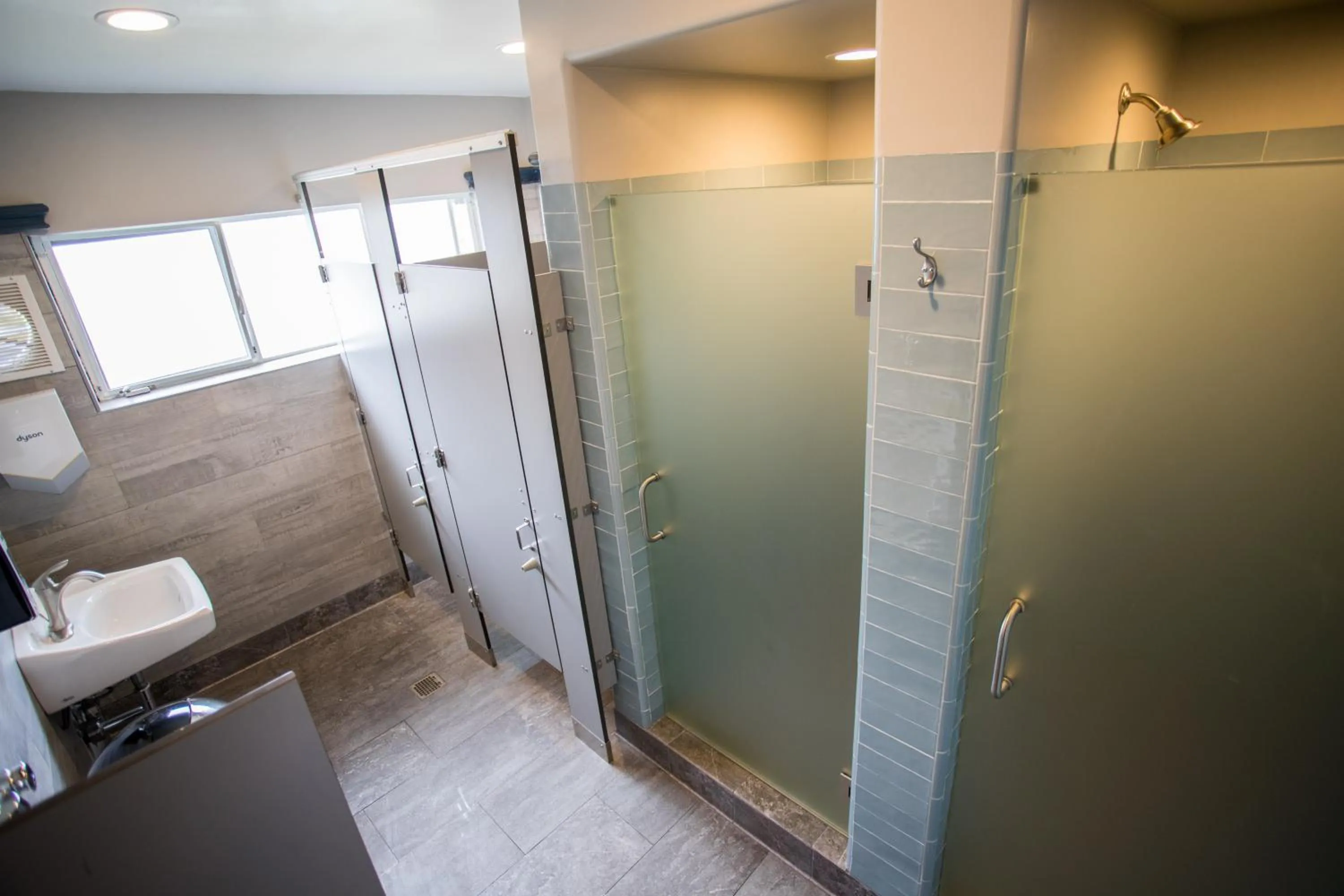 Shower in Ocean Park Hotel