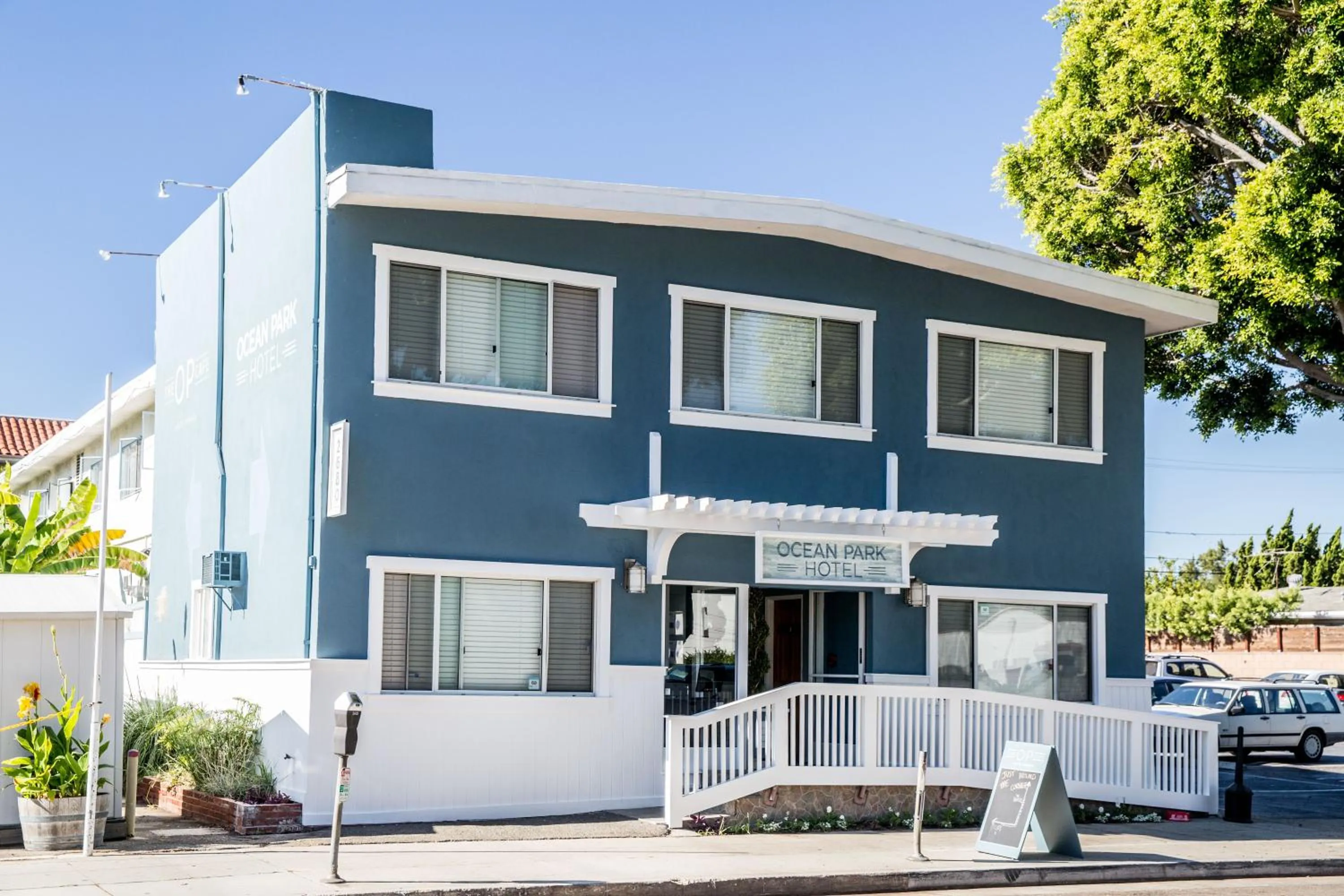 Facade/entrance in Ocean Park Hotel