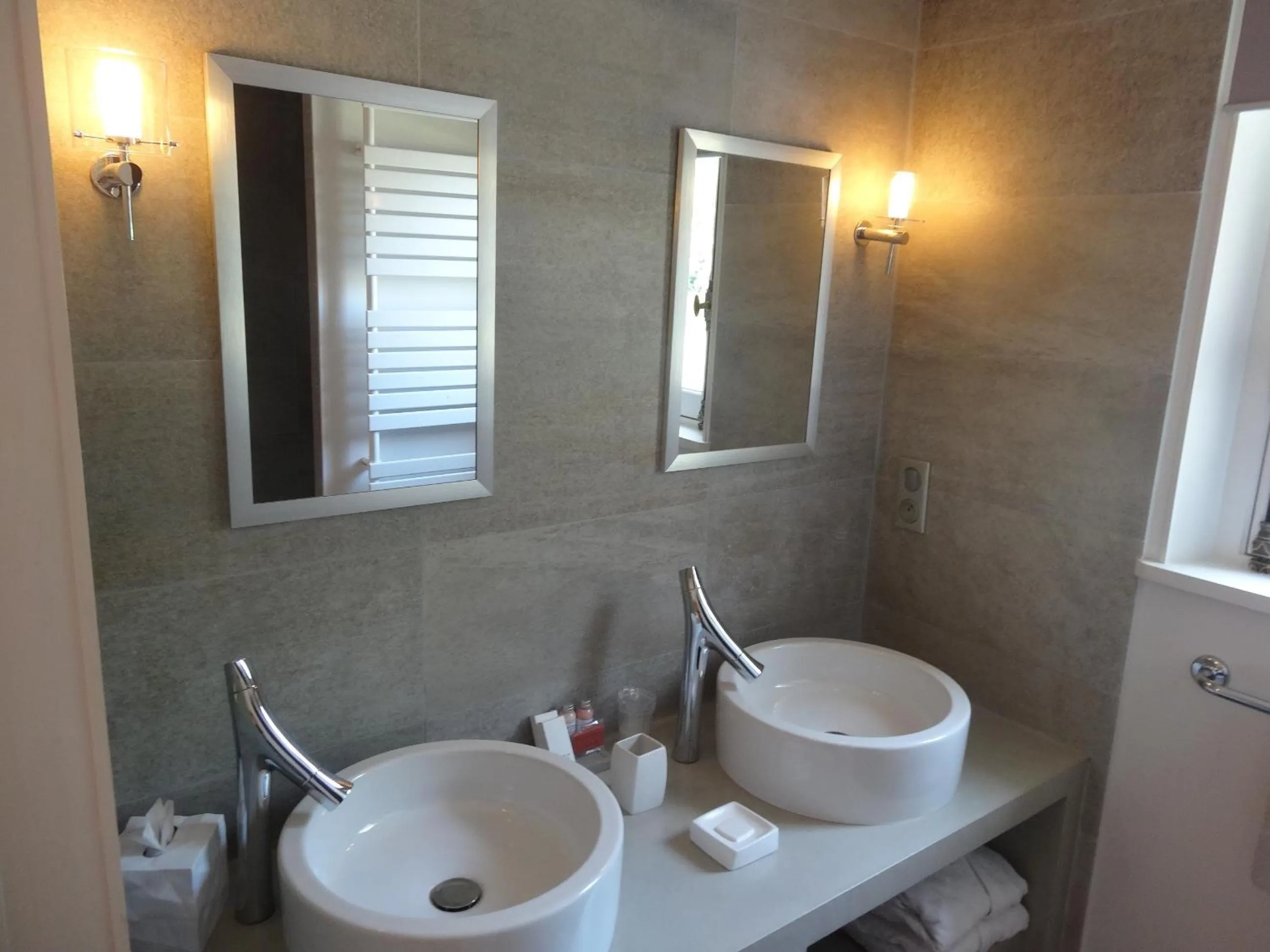 Bathroom in Château de Courtebotte